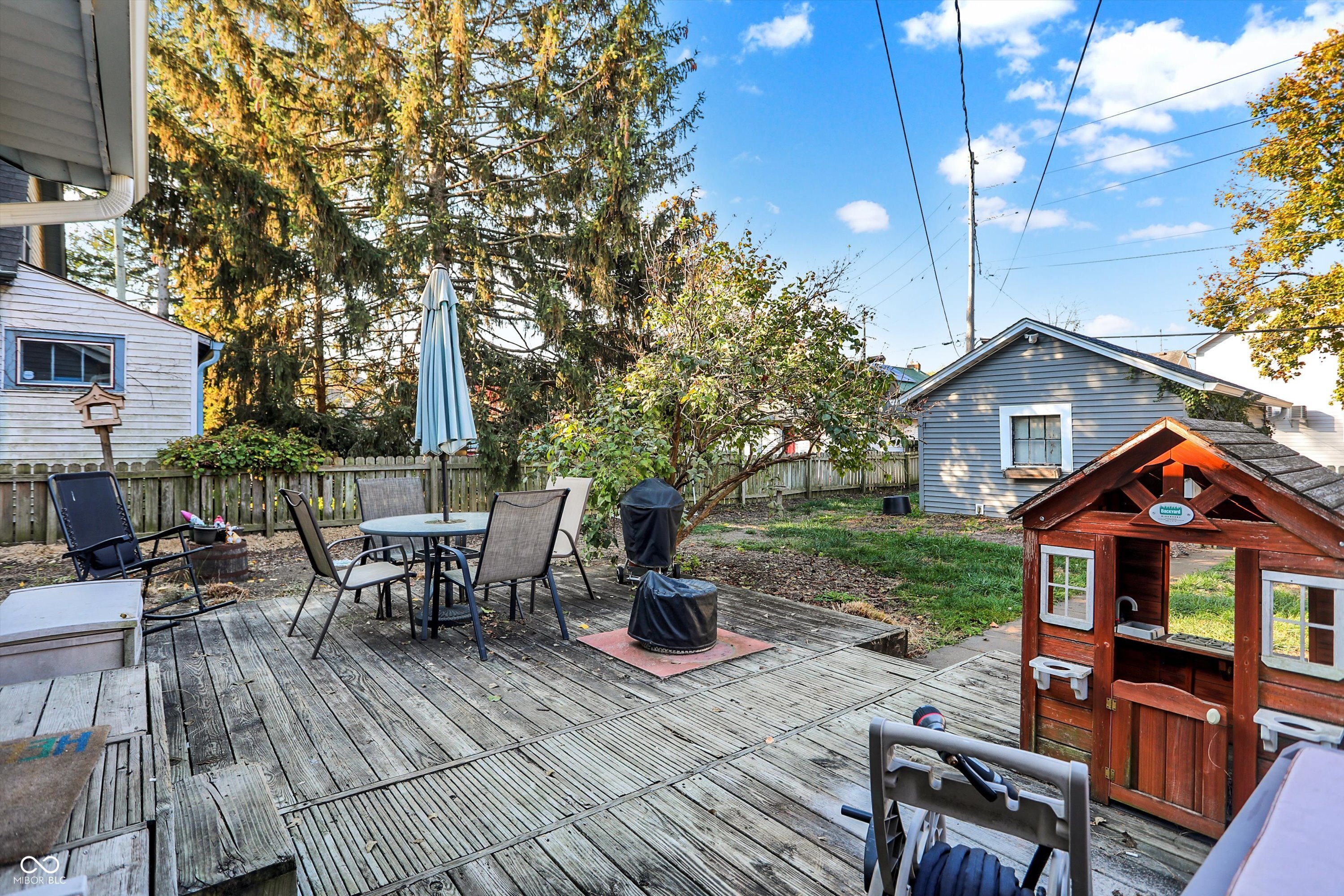 22 N Bosart Avenue