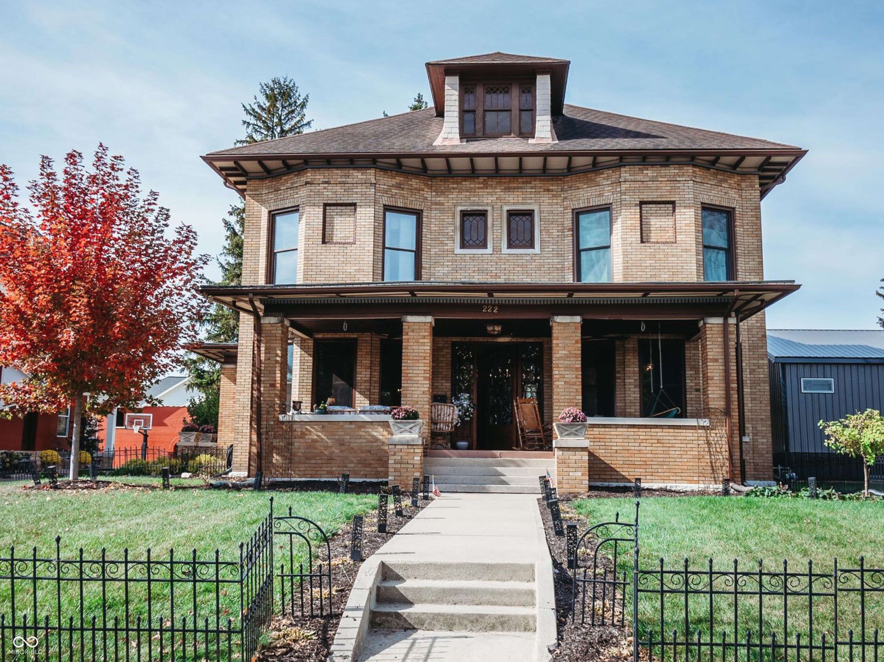 222 N Independence Street