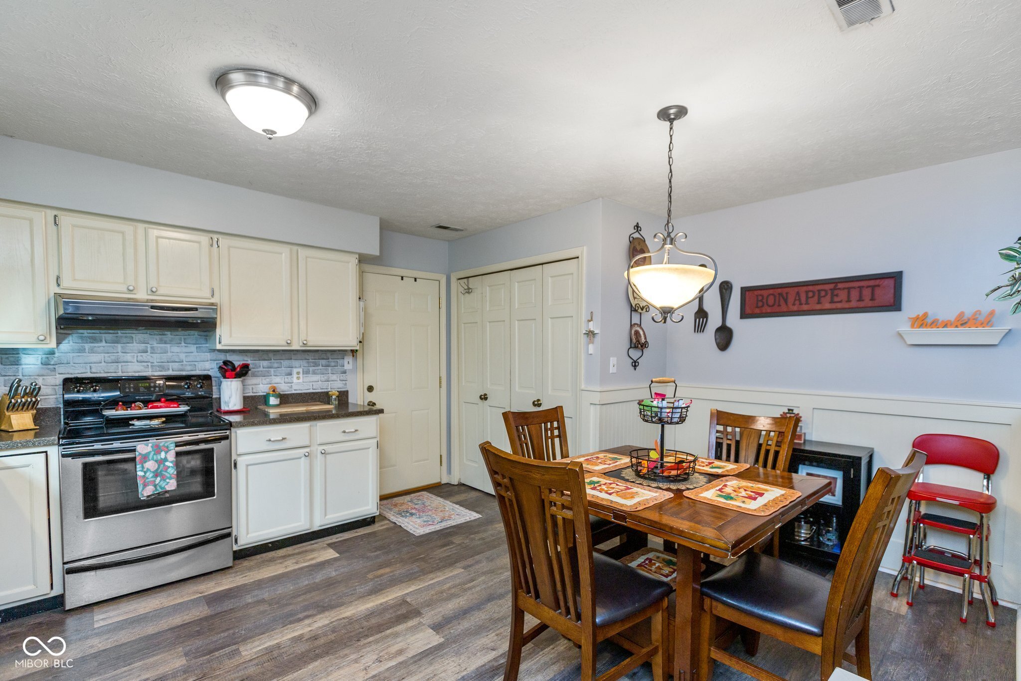 639 Debra Lane