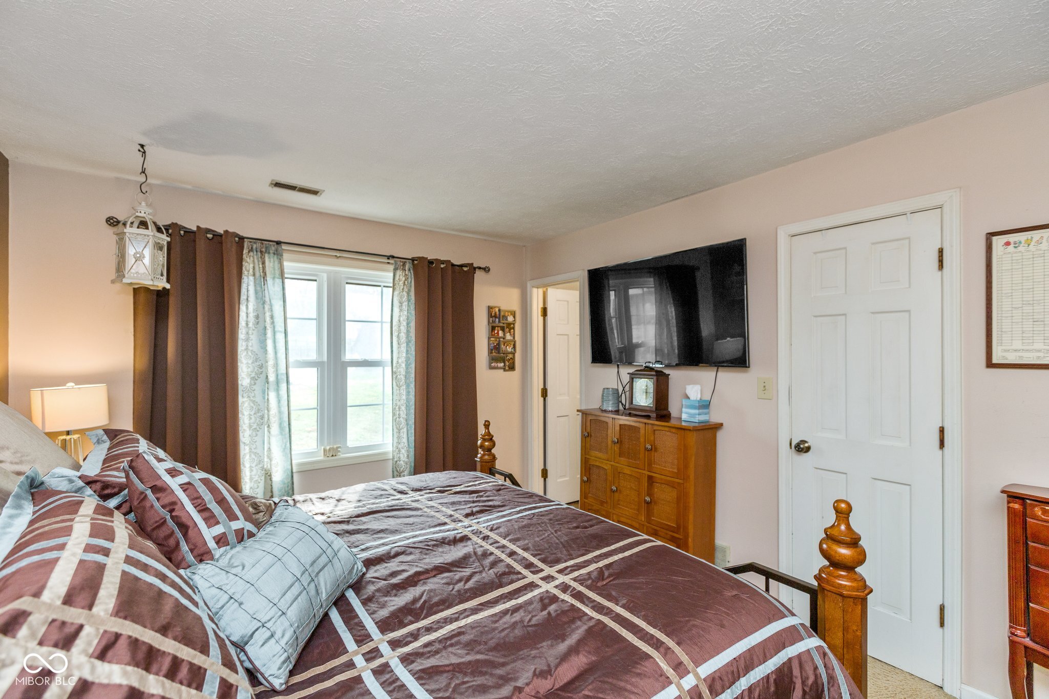 639 Debra Lane
