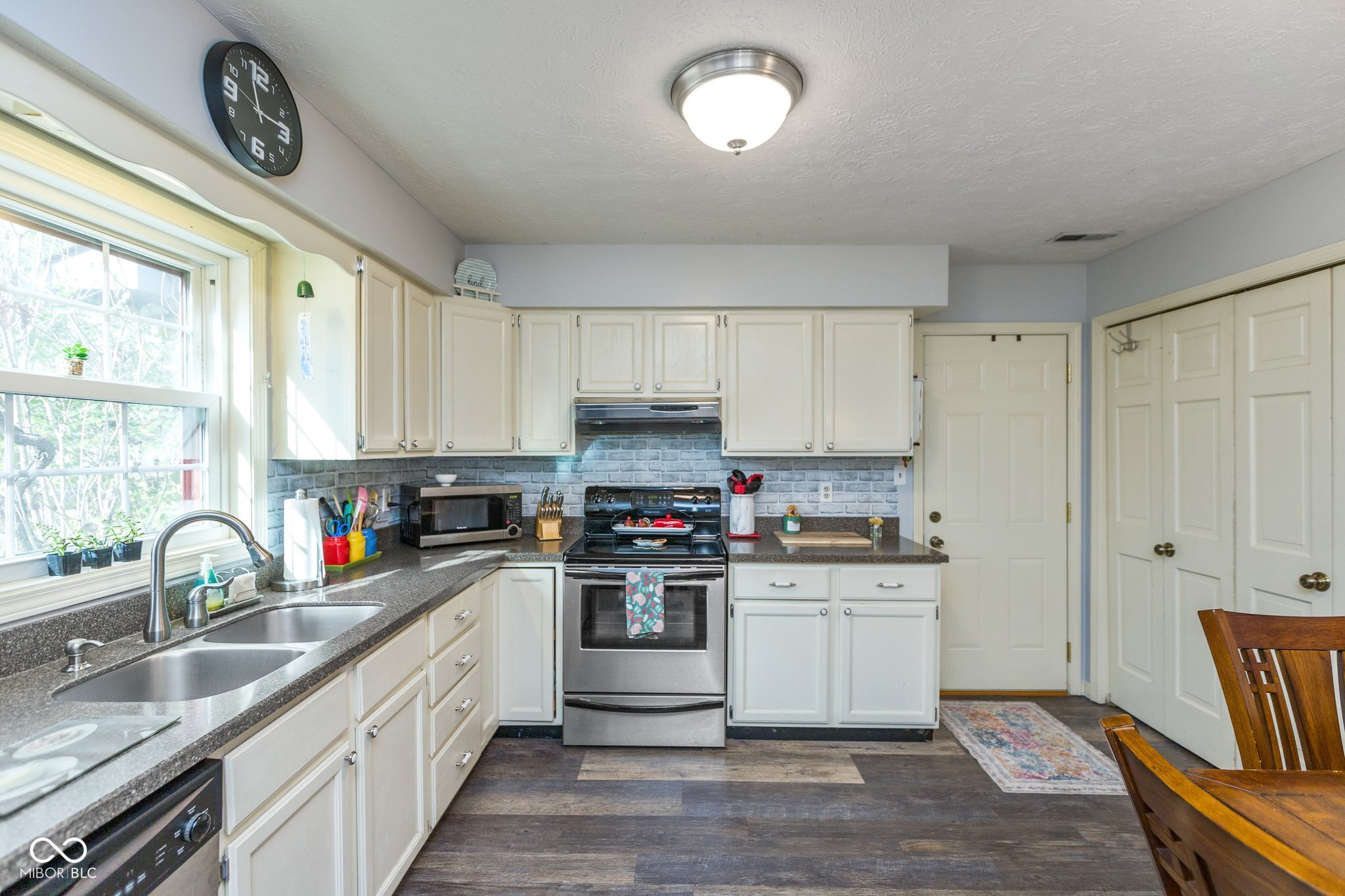639 Debra Lane