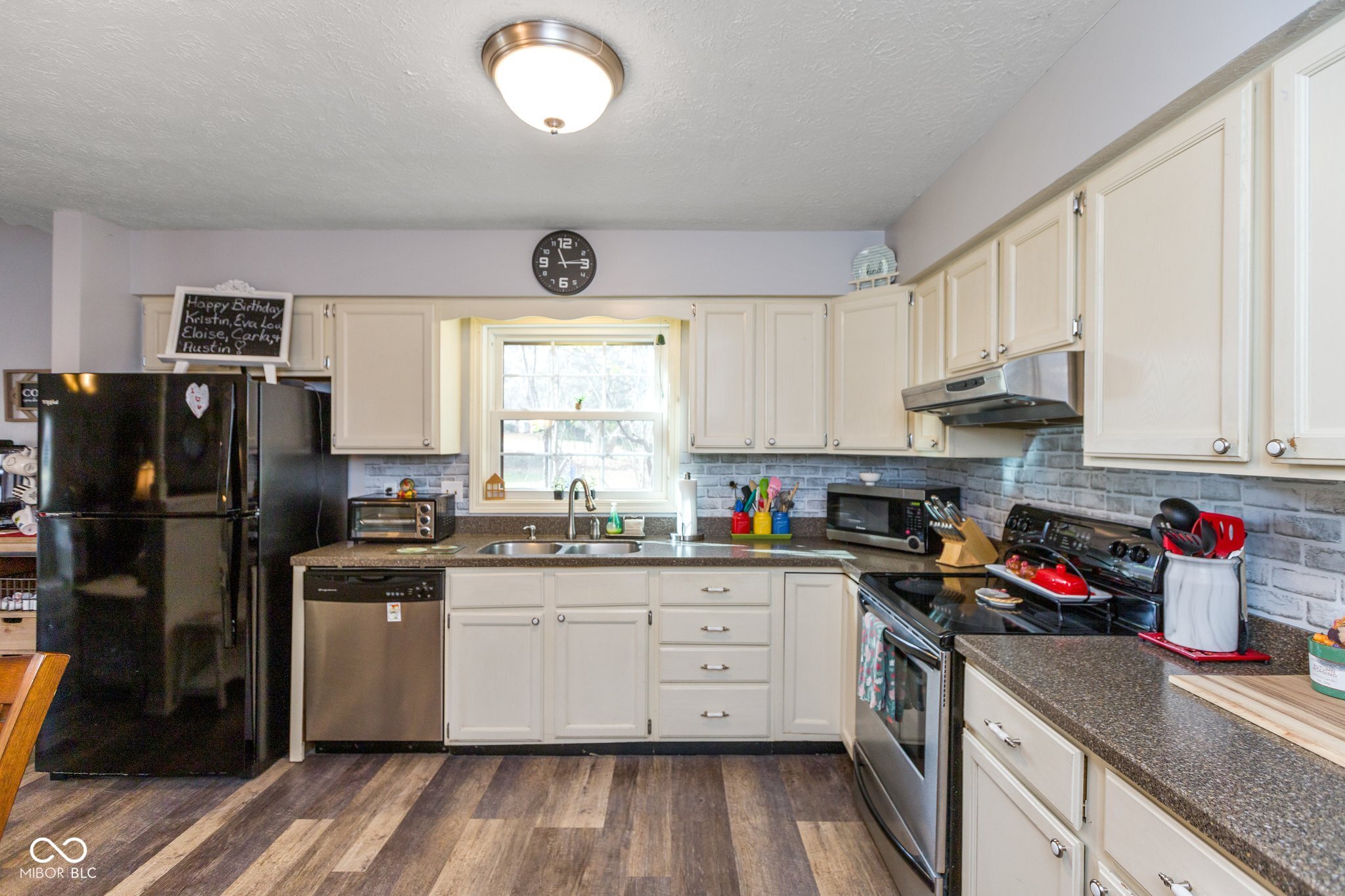 639 Debra Lane