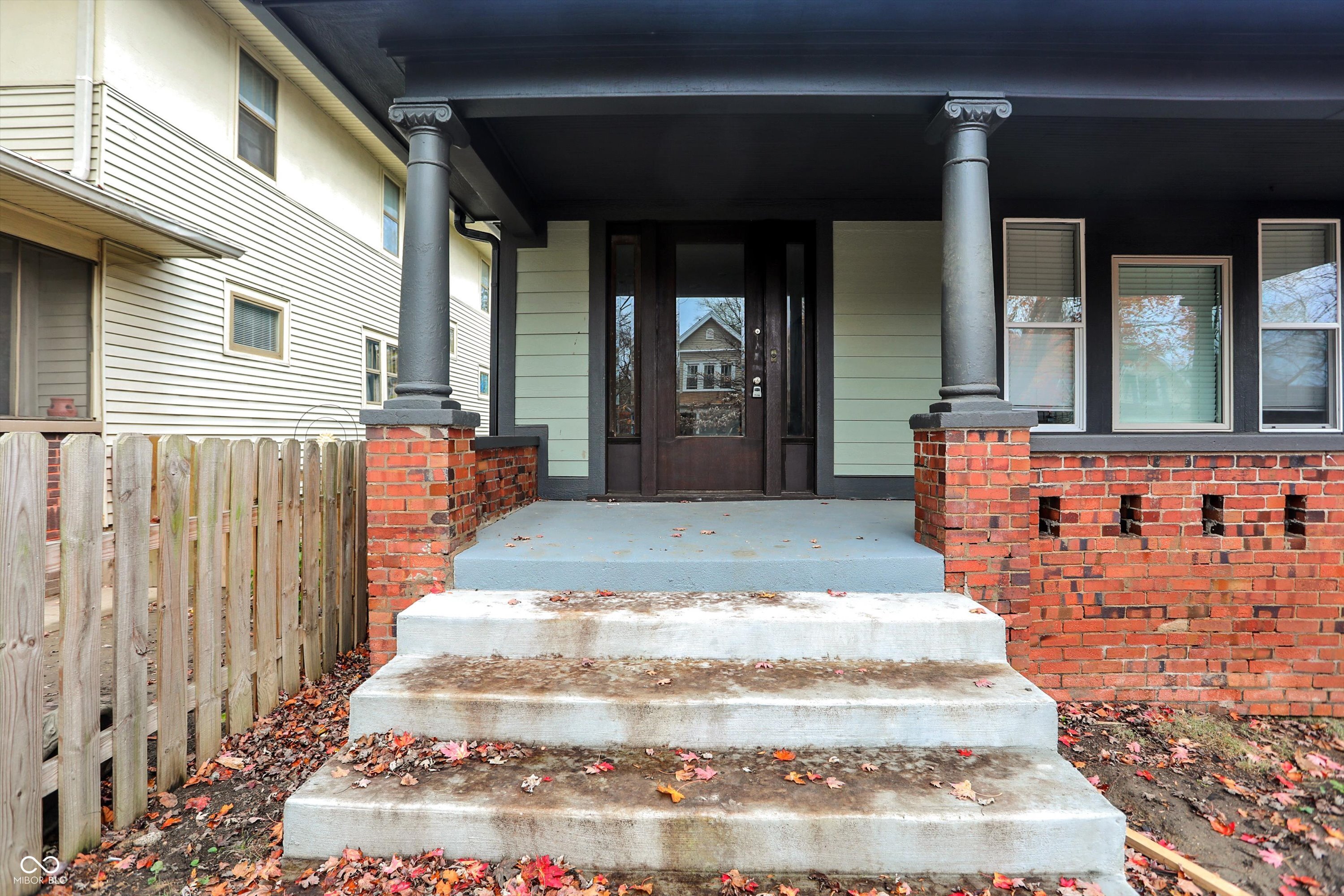 1121 N Parker Avenue