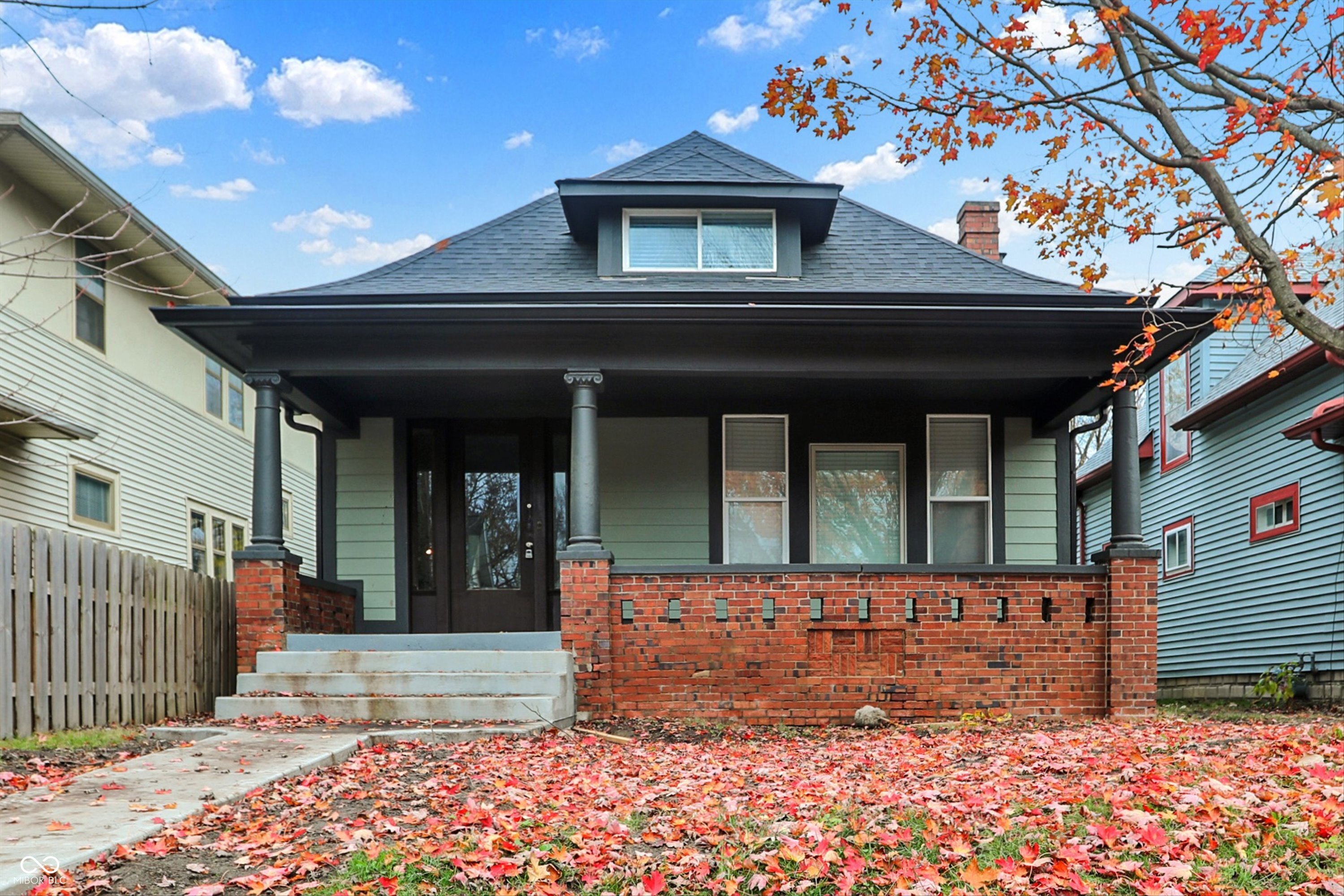1121 N Parker Avenue