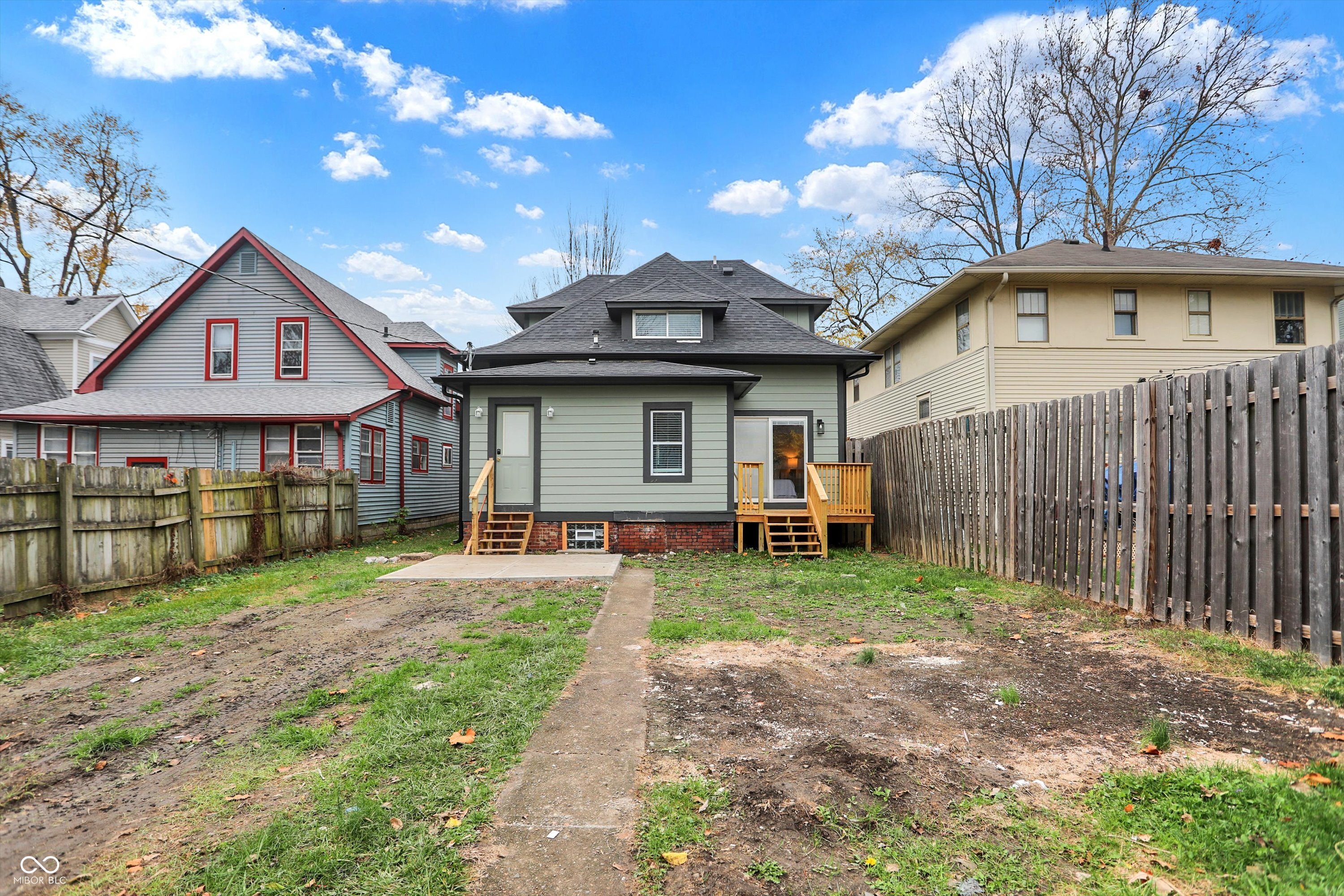 1121 N Parker Avenue