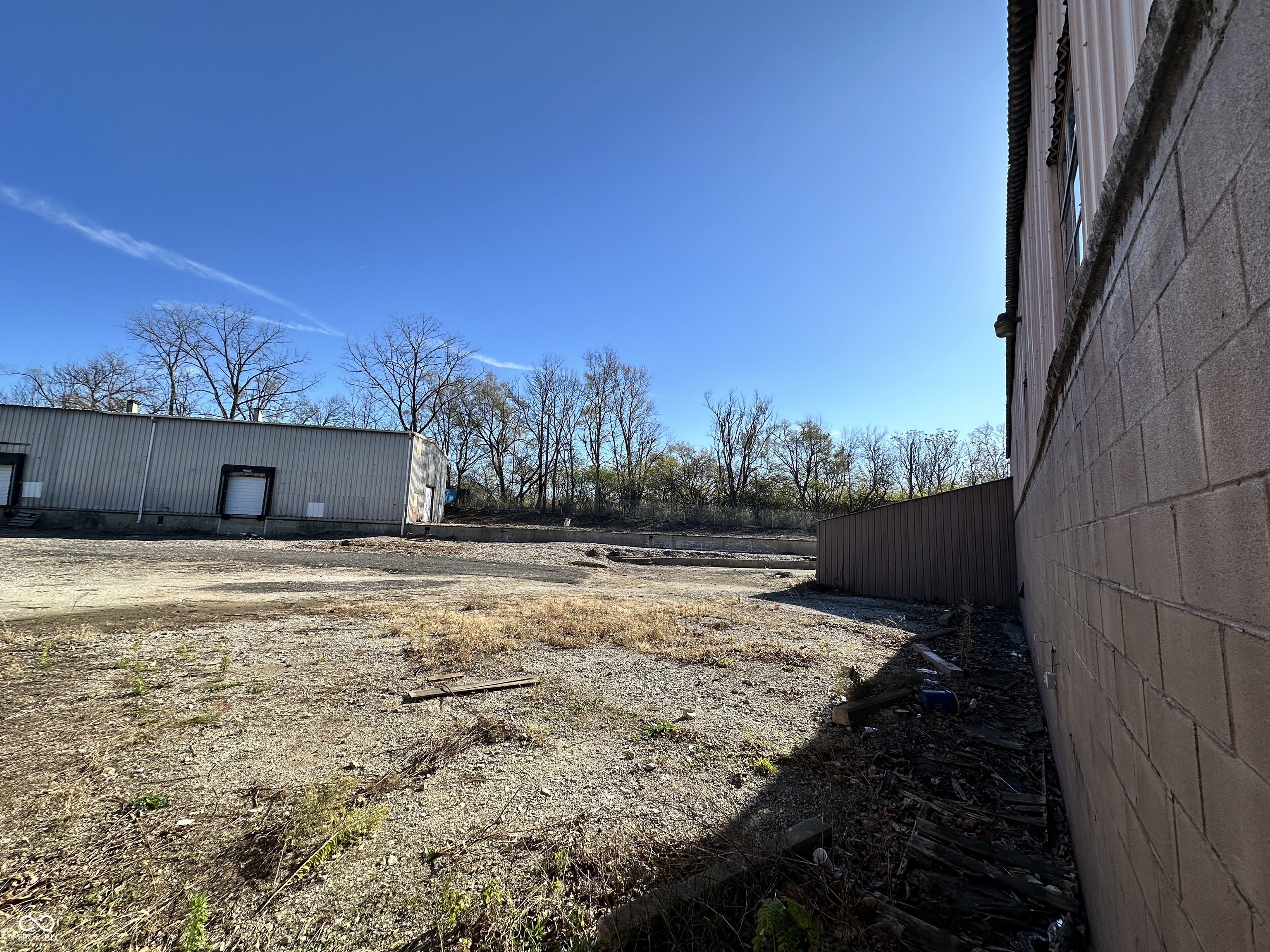 3601 E 9th Street