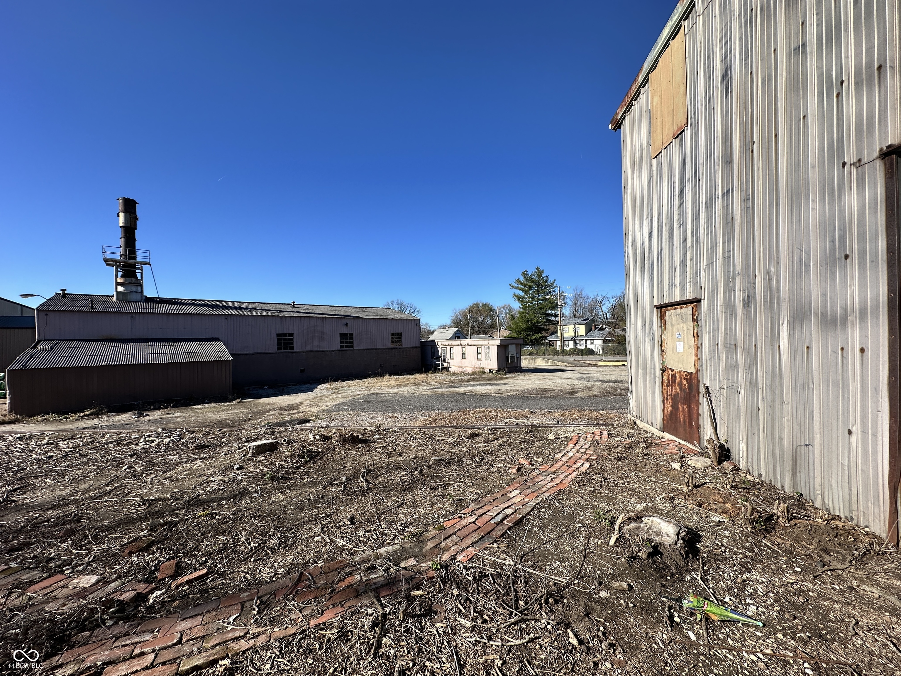 3601 E 9th Street