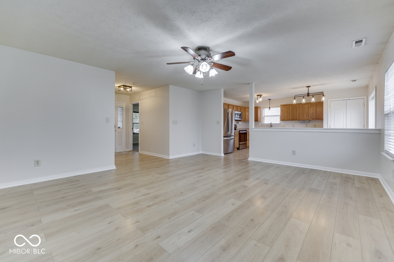 724 W Harriman Avenue