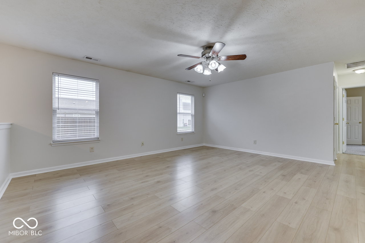 724 W Harriman Avenue