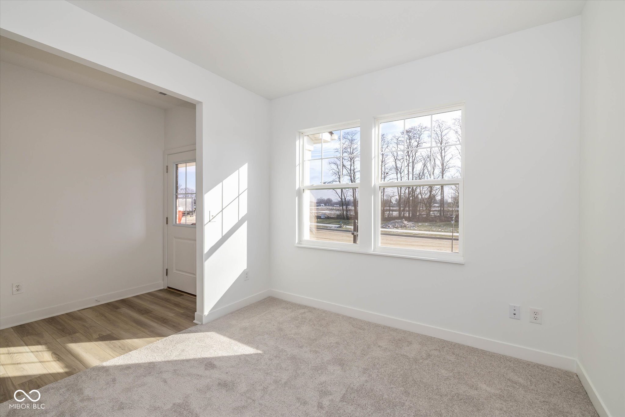 408 Lincoln Circle West
