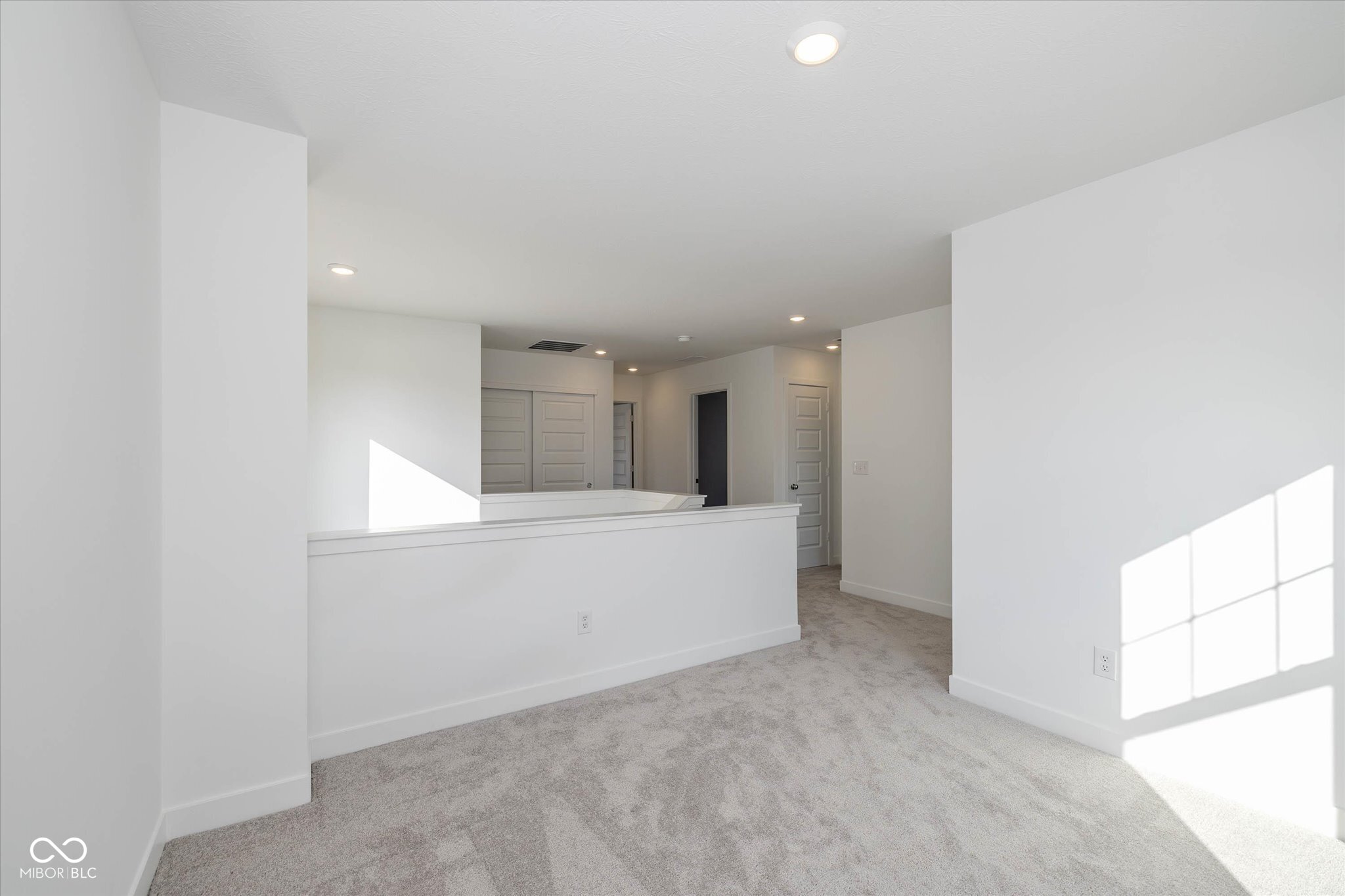 408 Lincoln Circle West