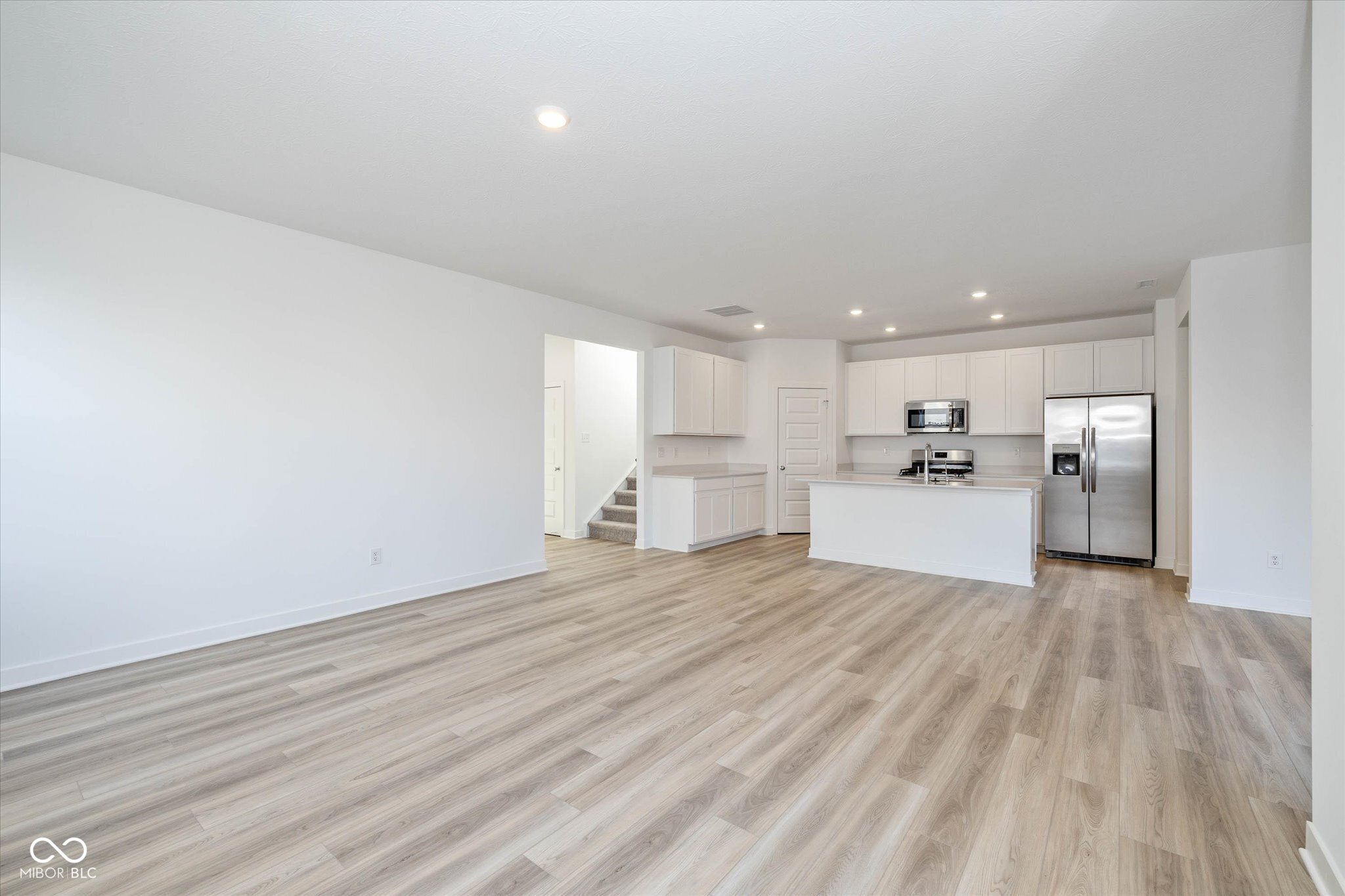 408 Lincoln Circle West