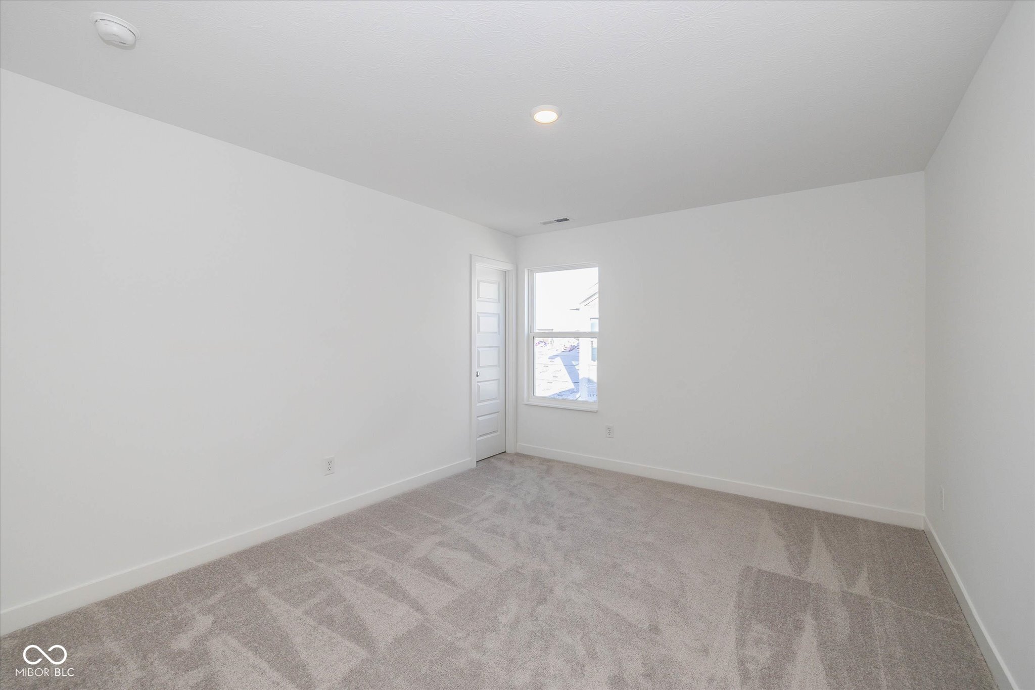 408 Lincoln Circle West