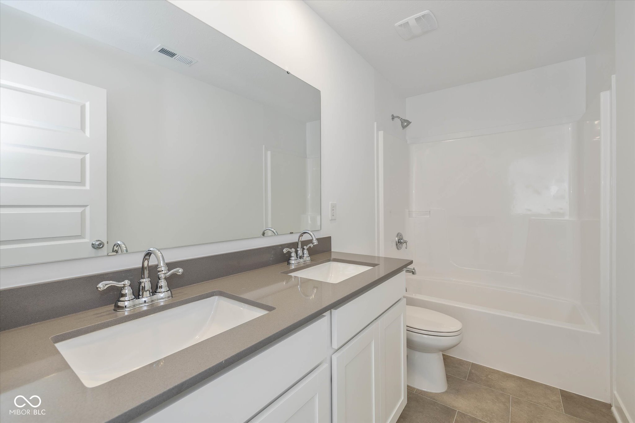 408 Lincoln Circle West