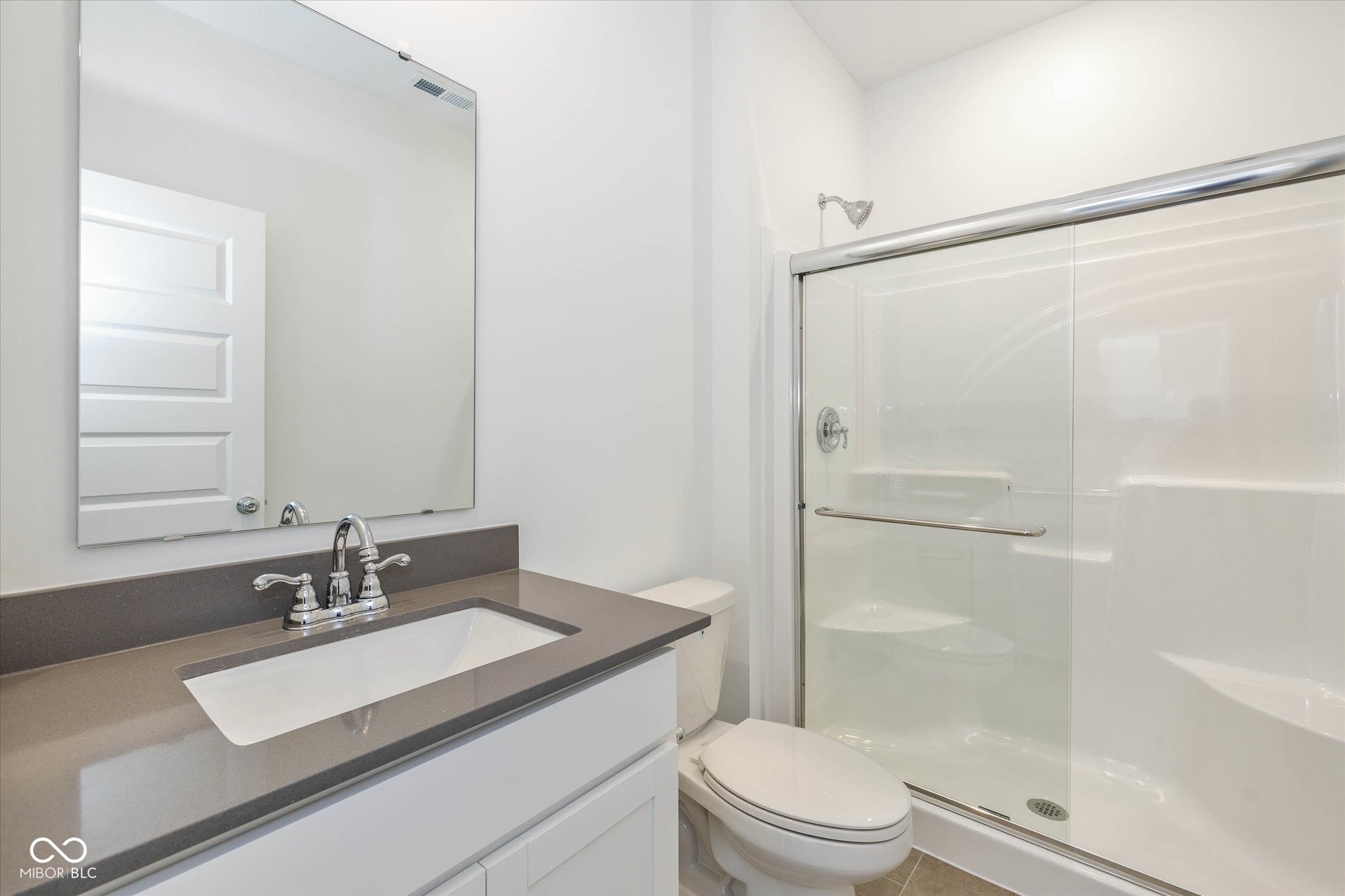408 Lincoln Circle West