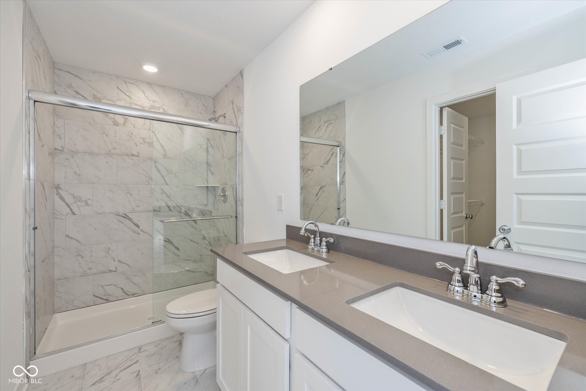 408 Lincoln Circle West