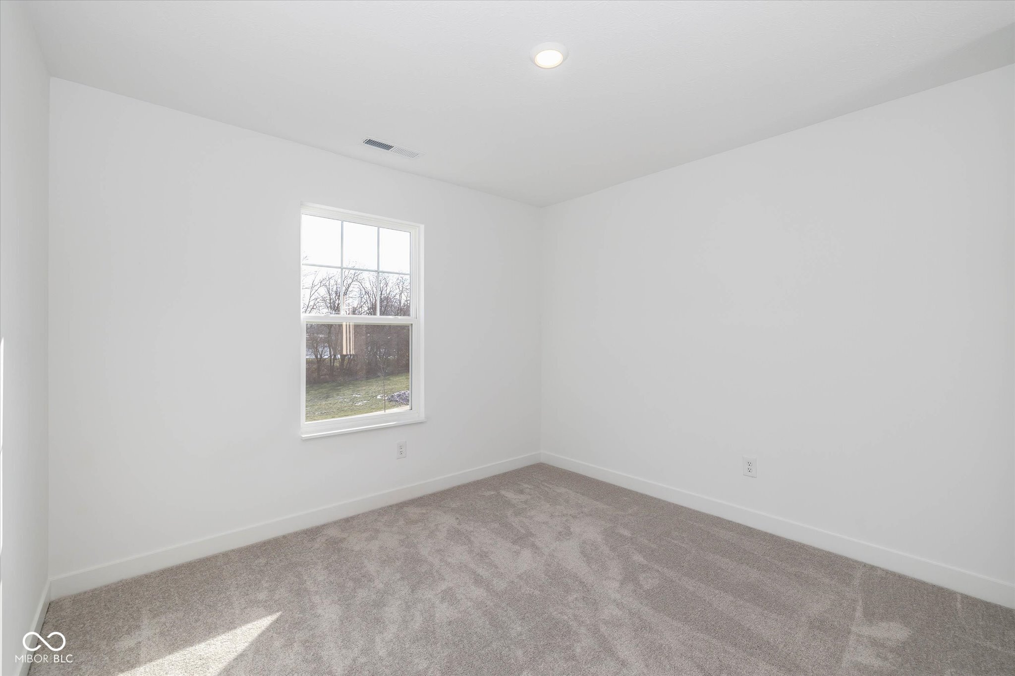 408 Lincoln Circle West