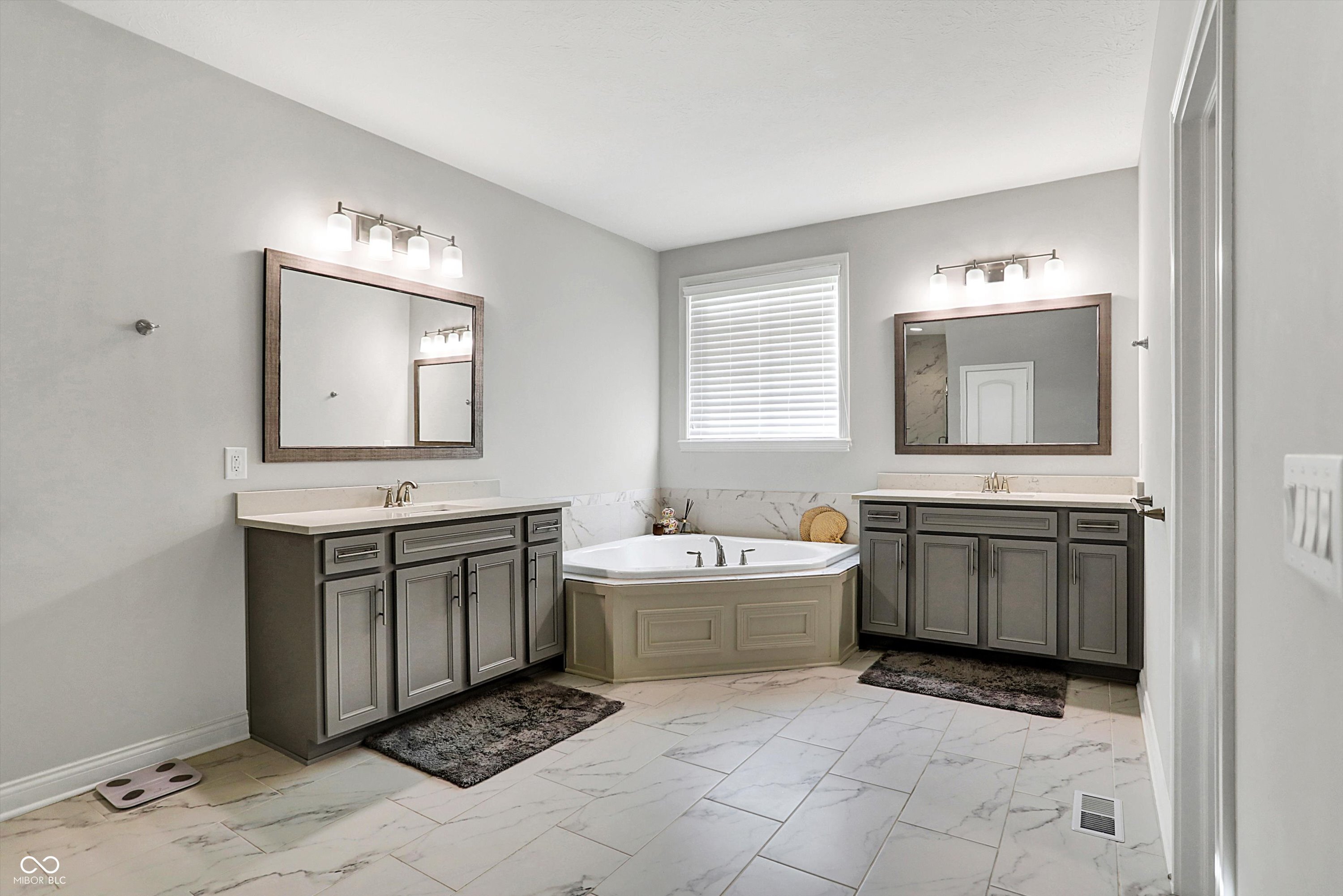 11210 Heritage View Lane