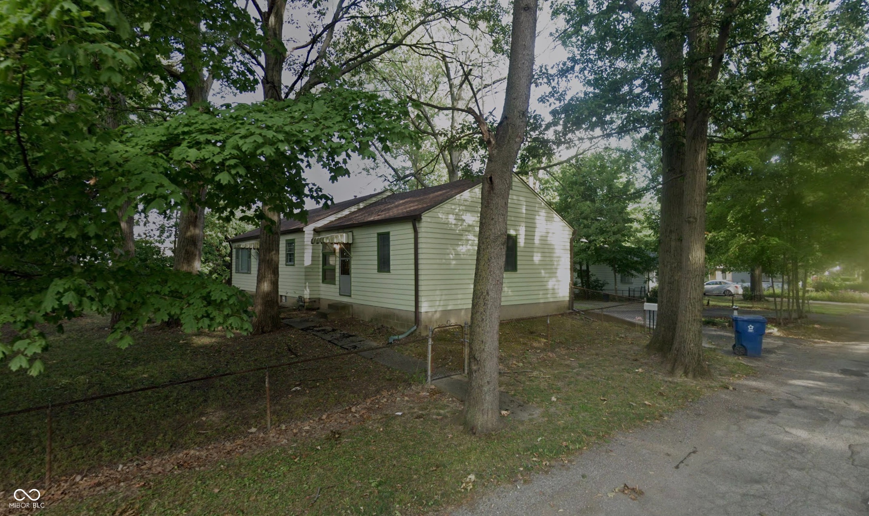 8835 E 10th Street