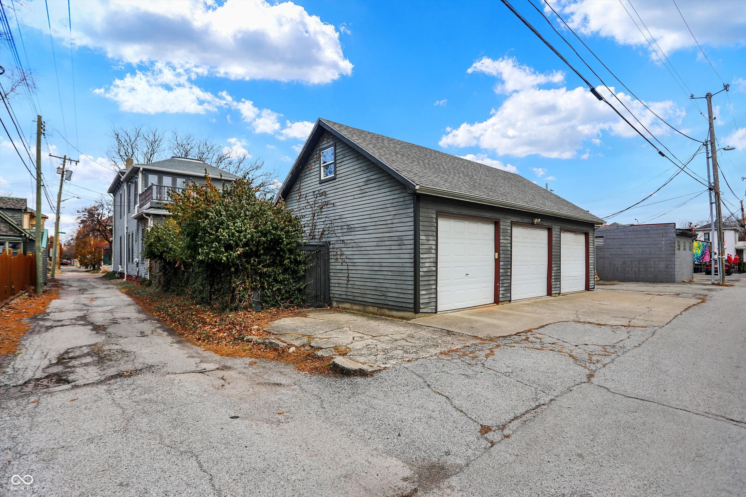 219 E 10th Street