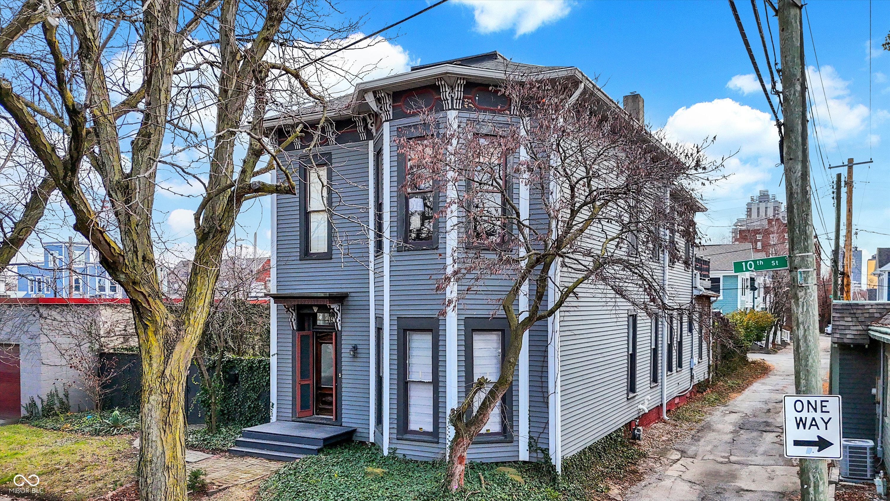 219 E 10th Street
