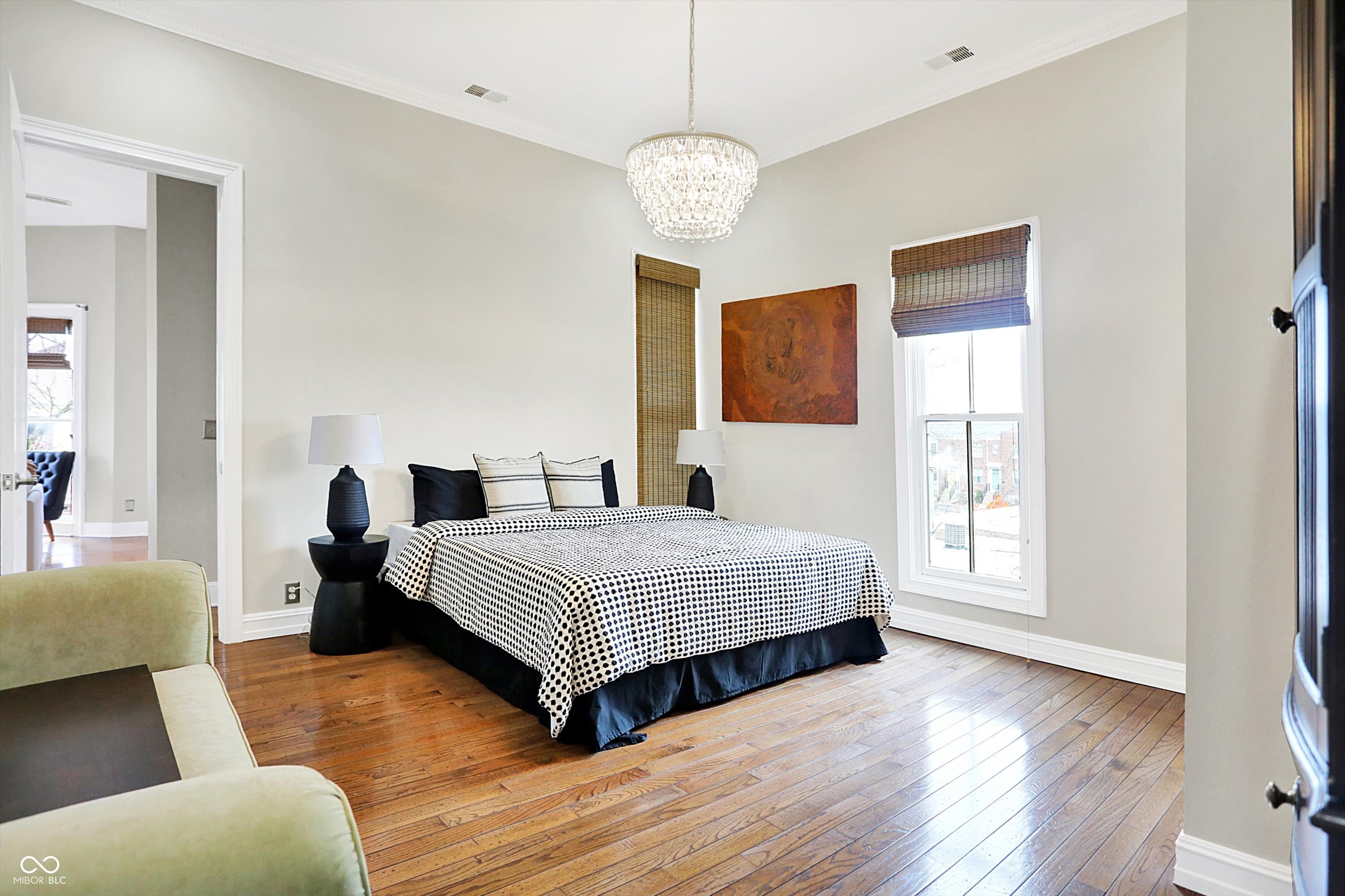 219 E 10th Street
