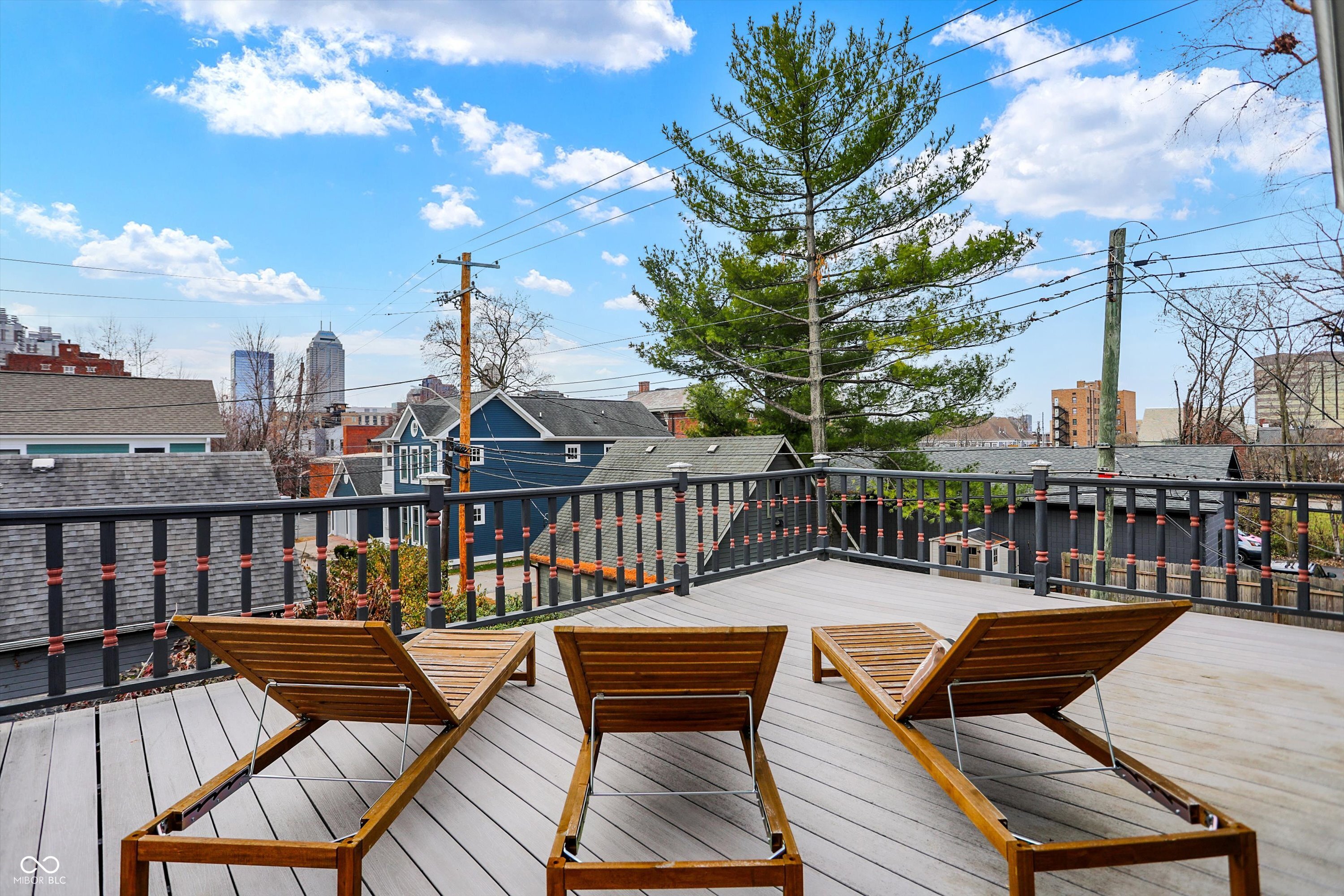 219 E 10th Street