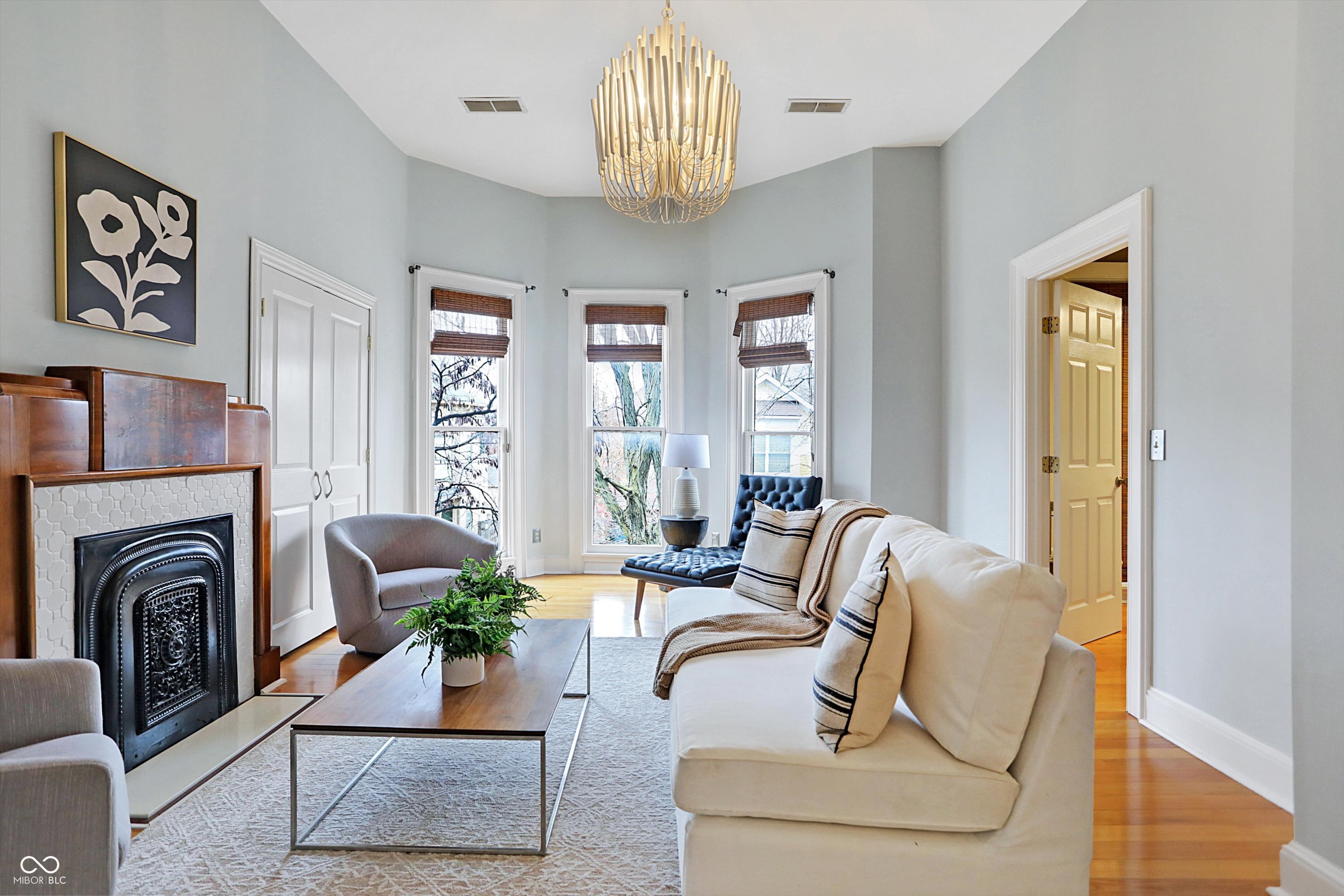219 E 10th Street