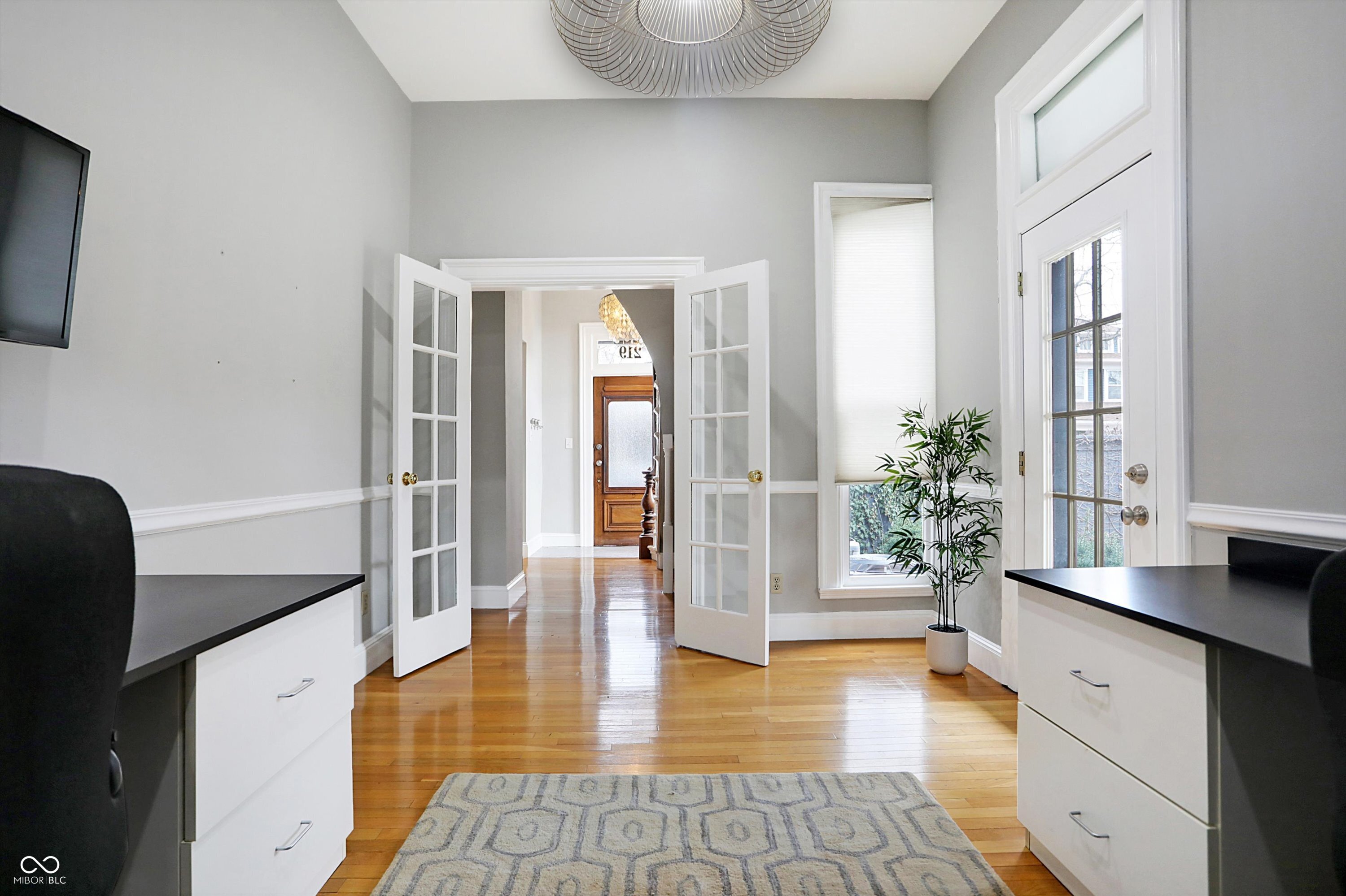 219 E 10th Street