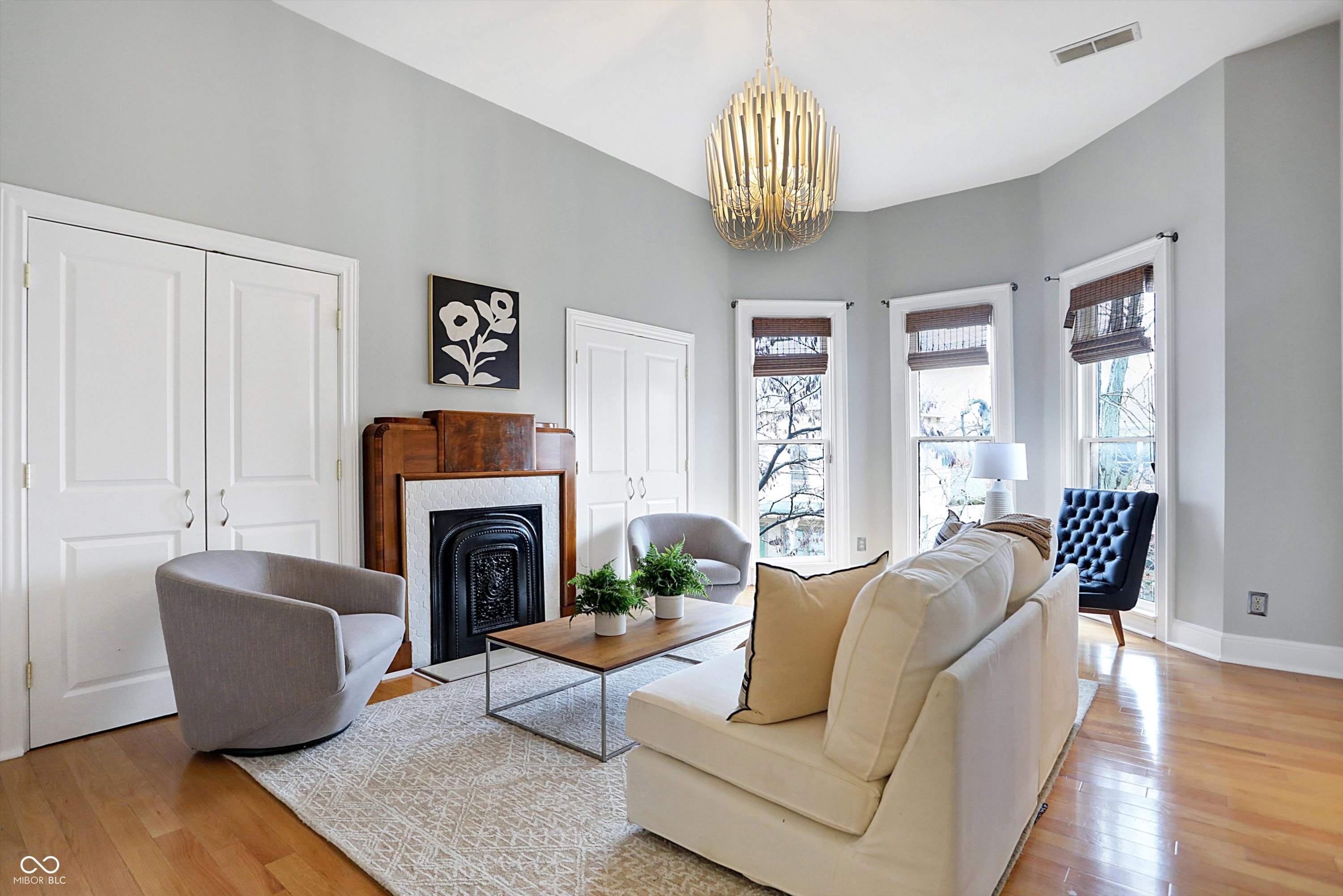 219 E 10th Street