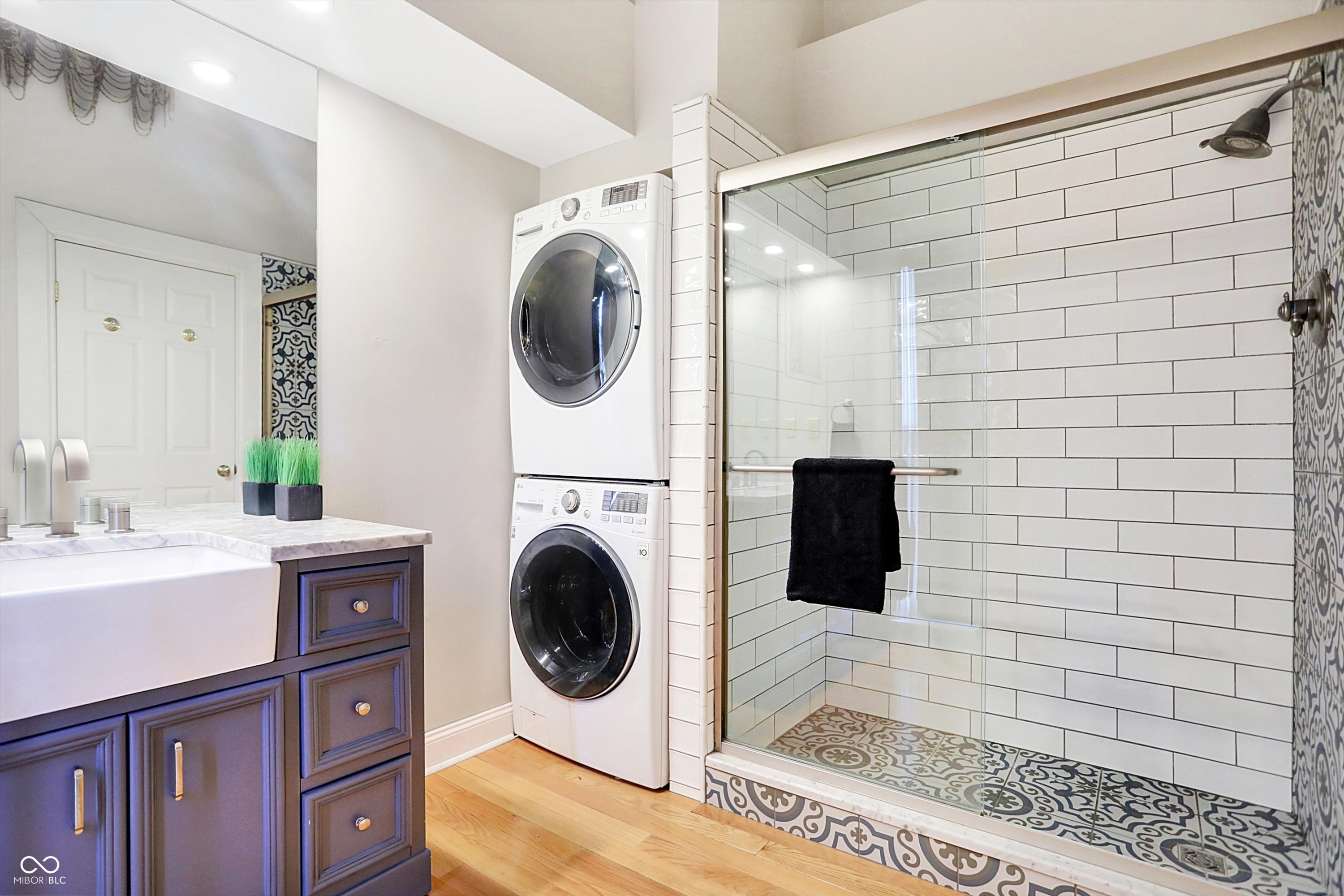 219 E 10th Street
