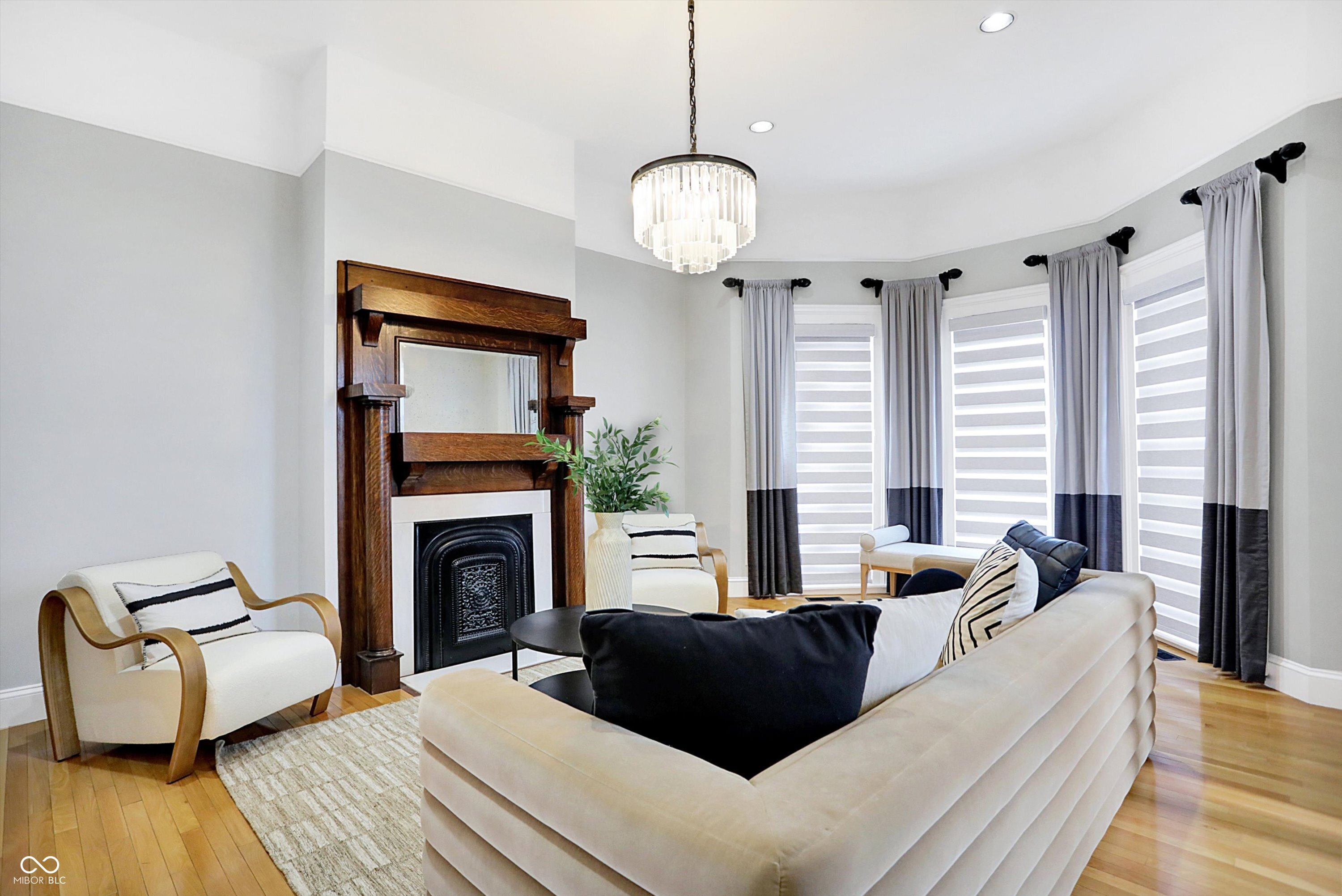 219 E 10th Street
