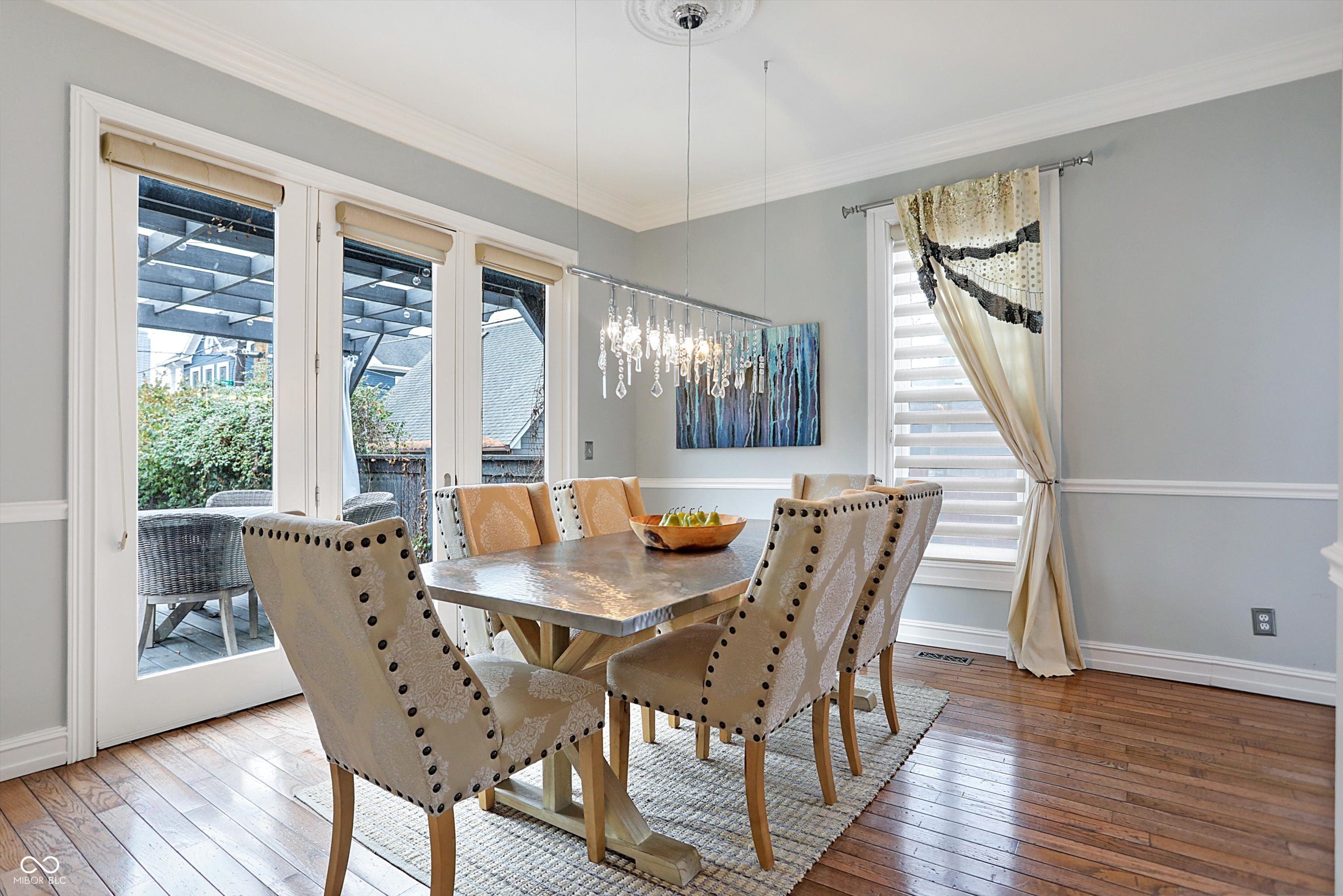 219 E 10th Street