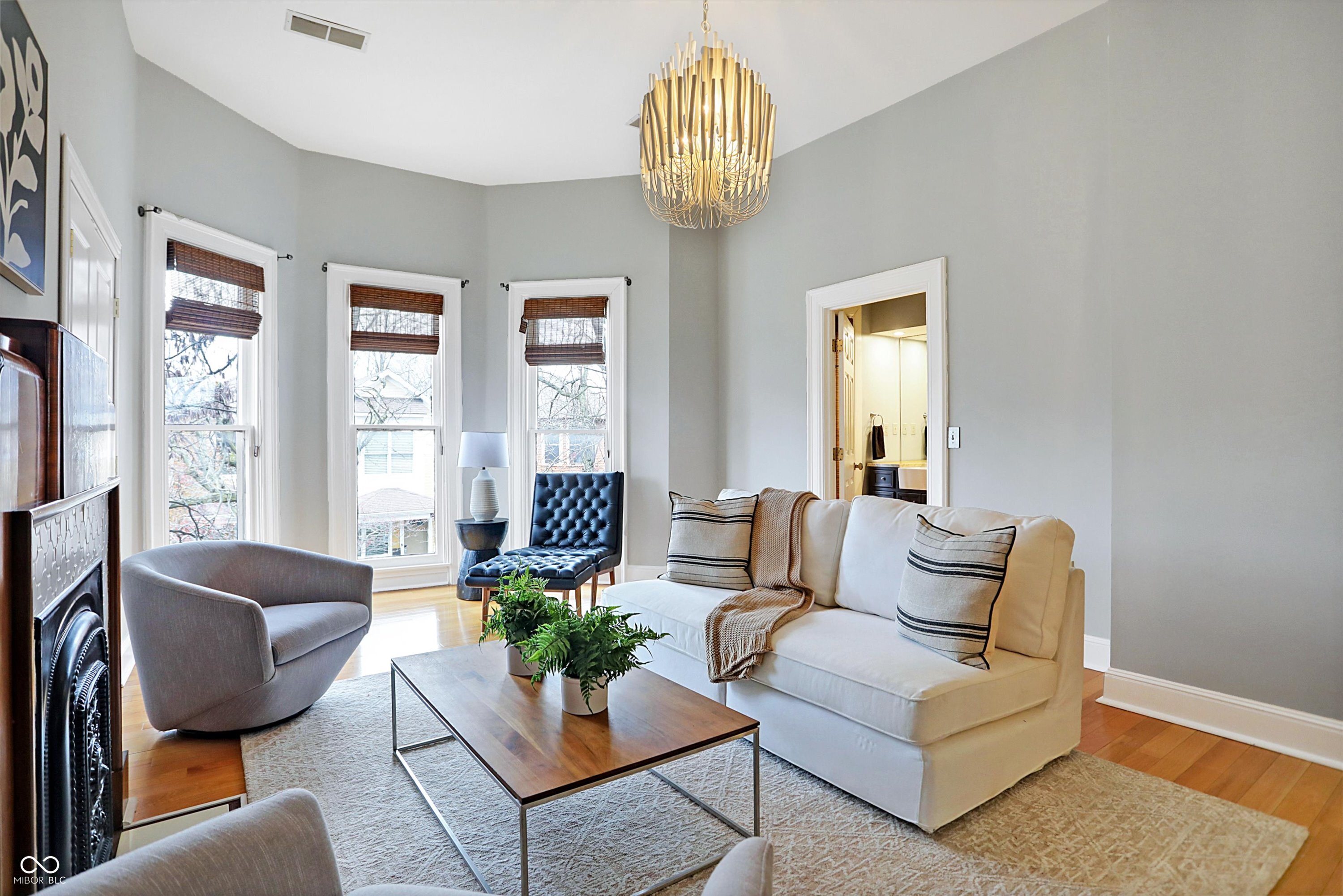 219 E 10th Street