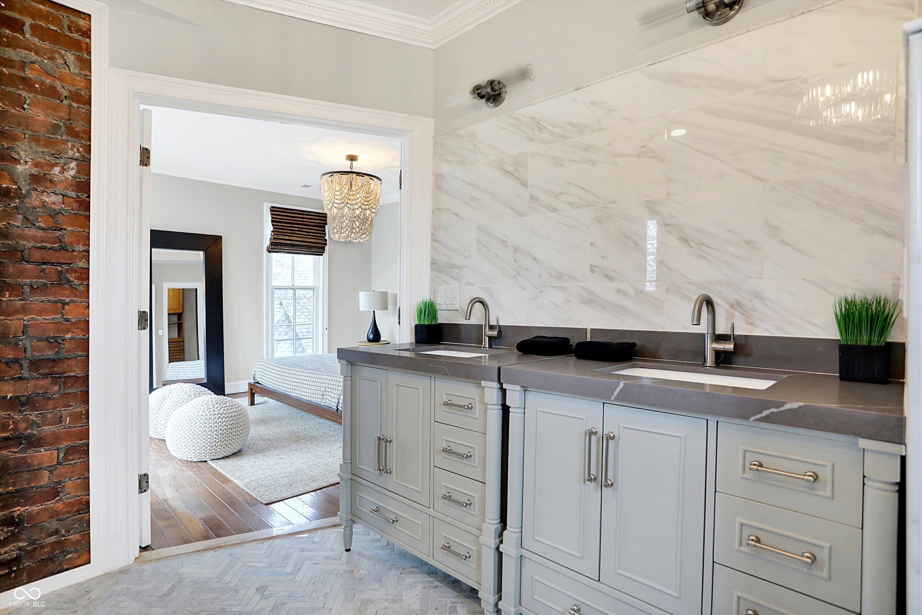 219 E 10th Street