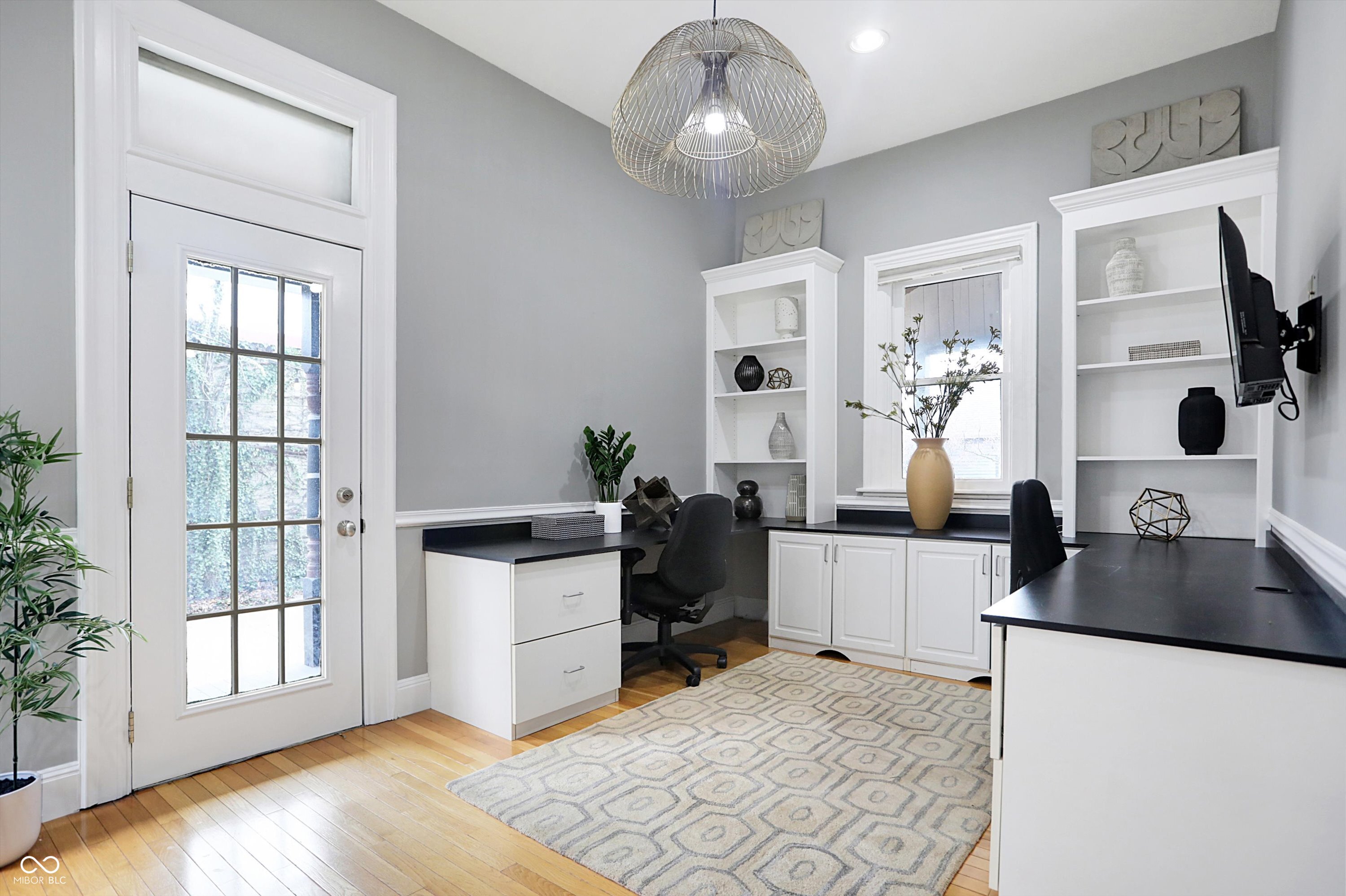 219 E 10th Street