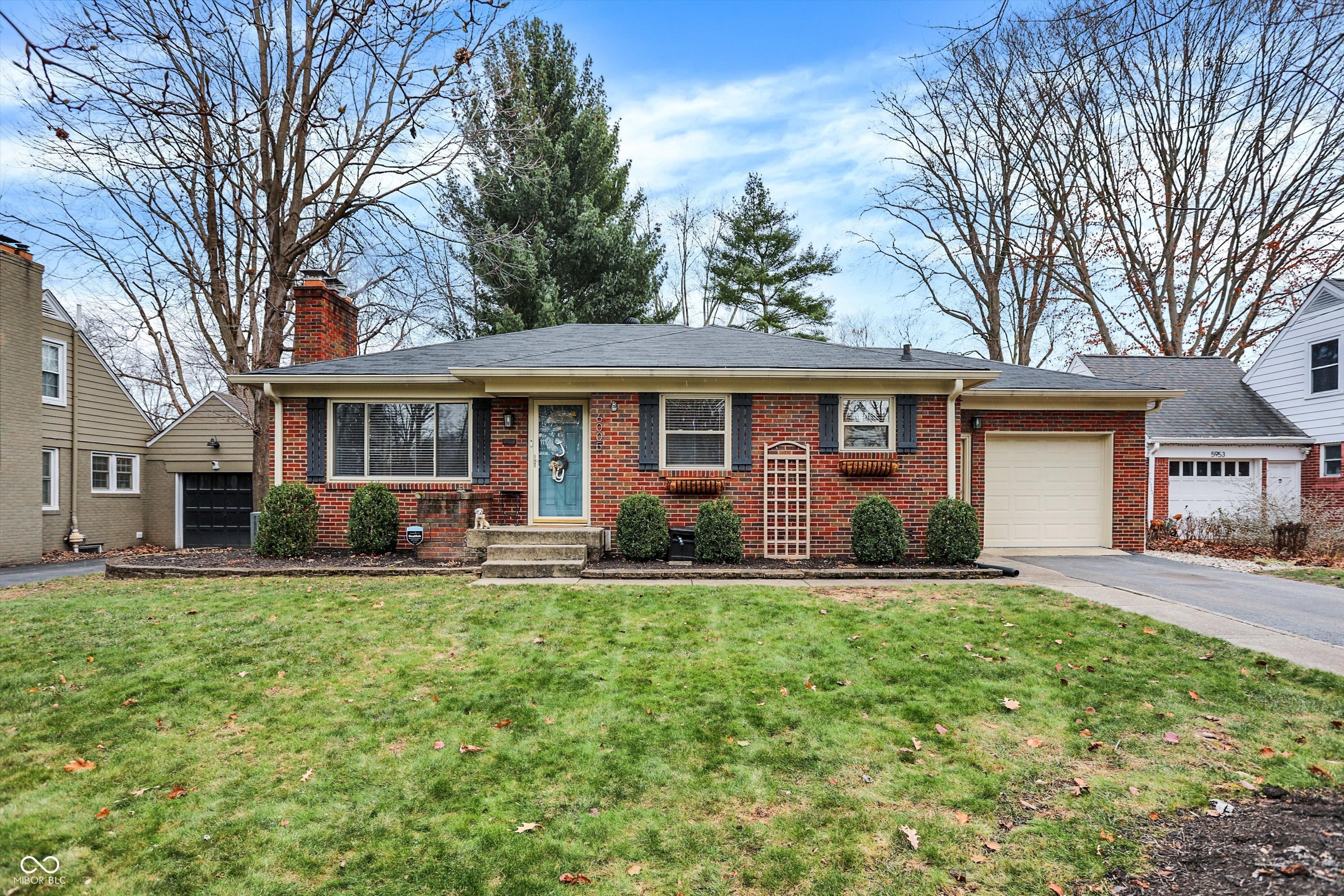 6005 Hillside Avenue Drive W
