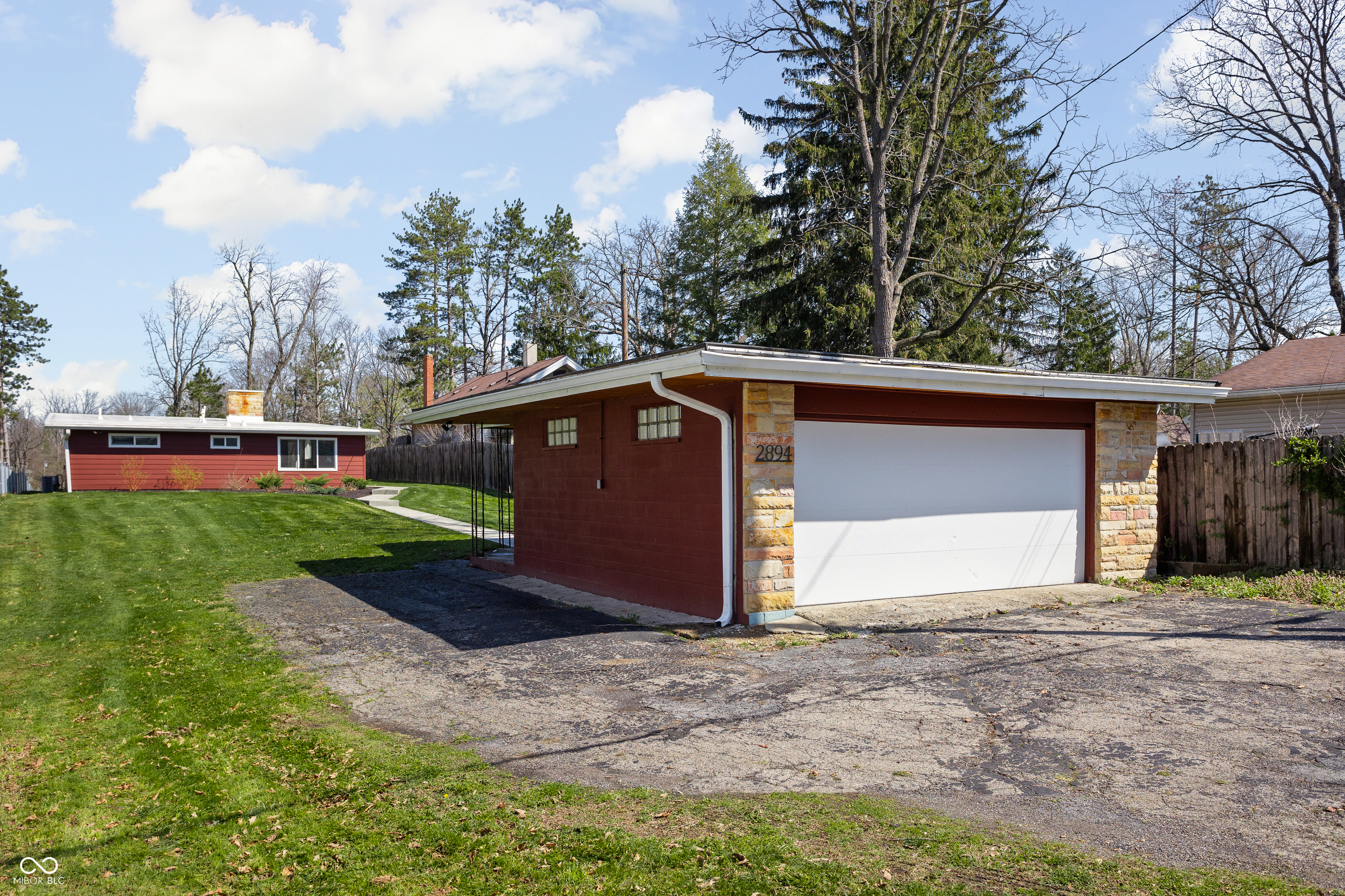 2894 W Grove Drive