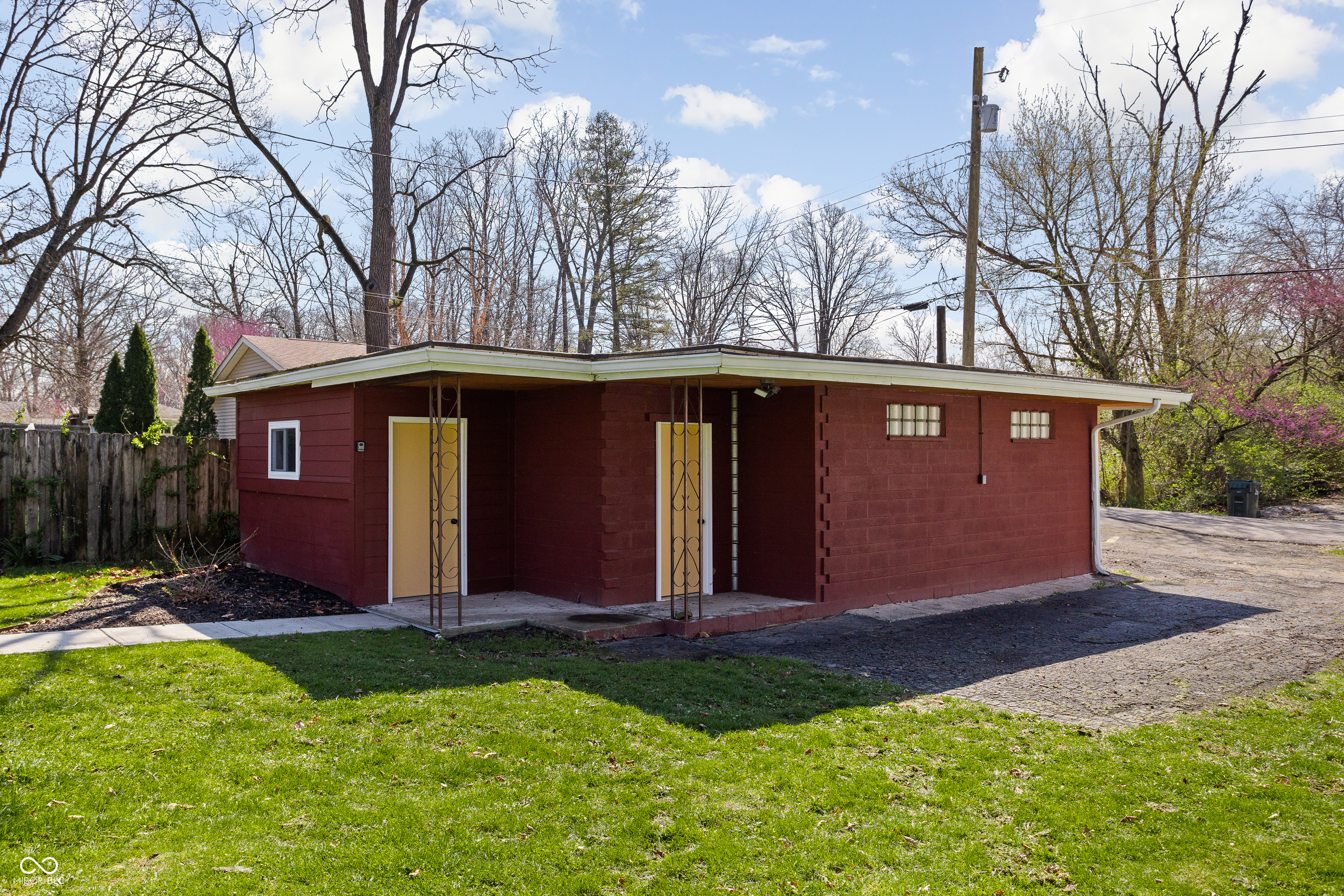 2894 W Grove Drive