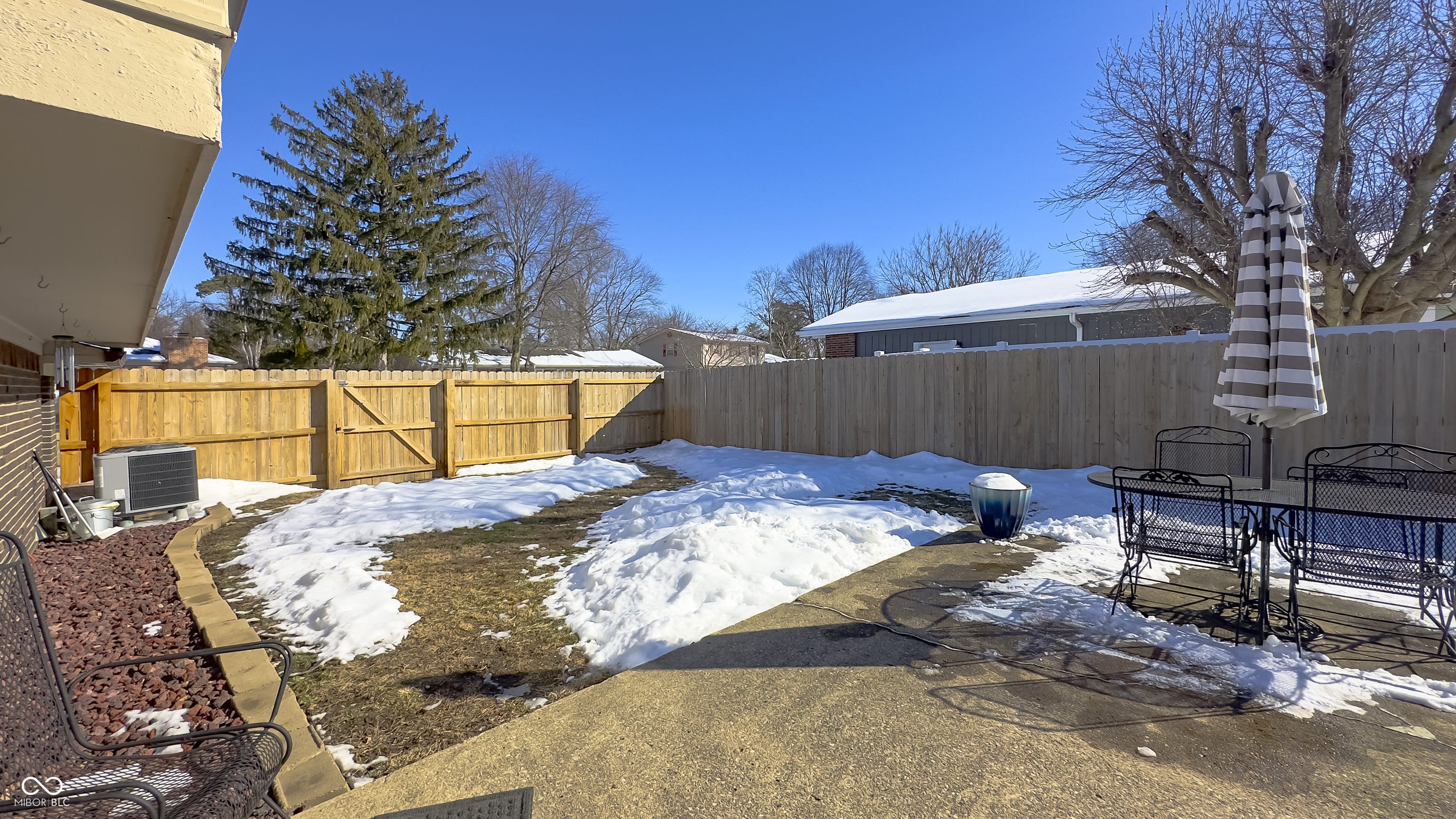 6829 Yellowstone Parkway