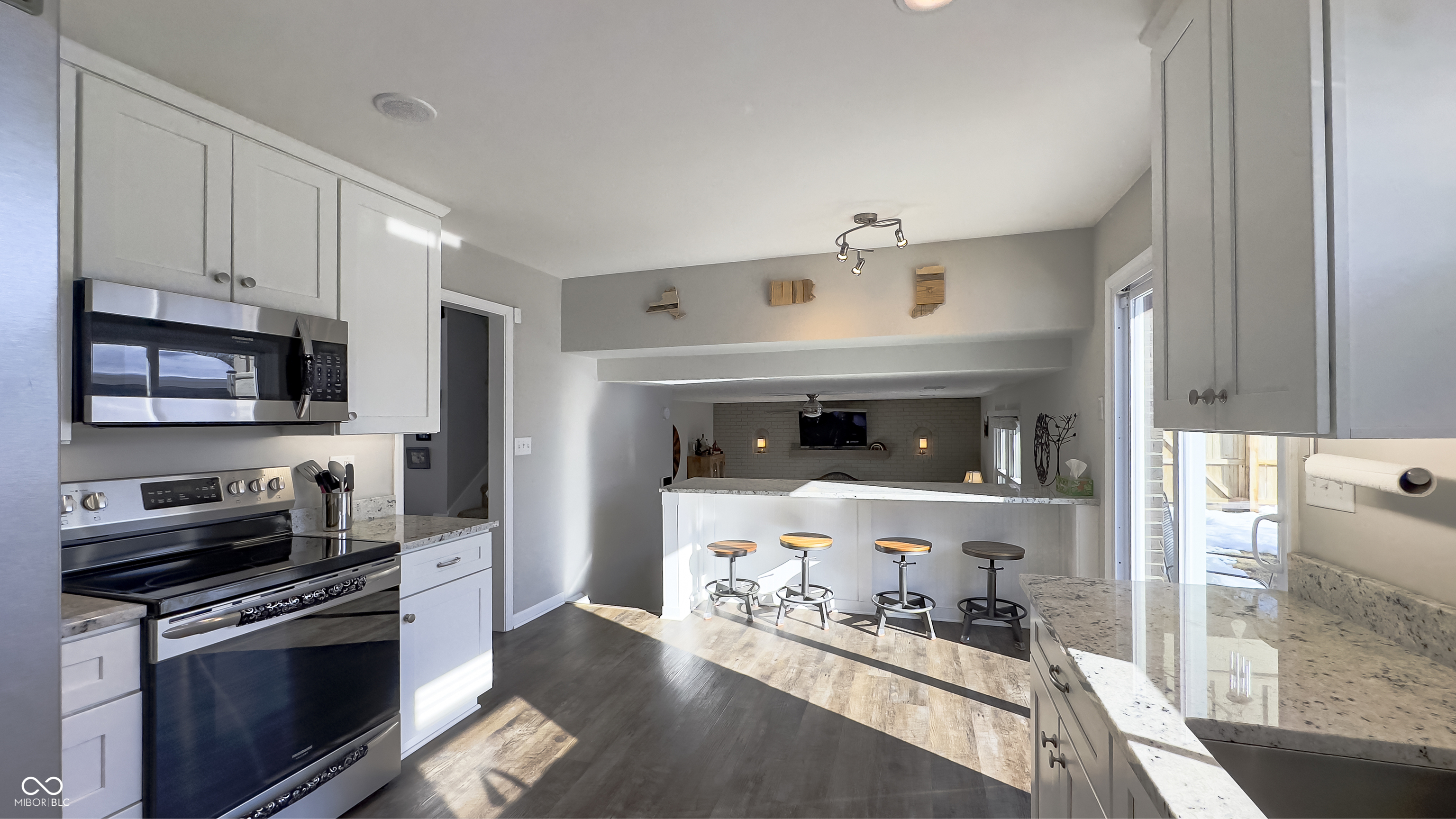 6829 Yellowstone Parkway