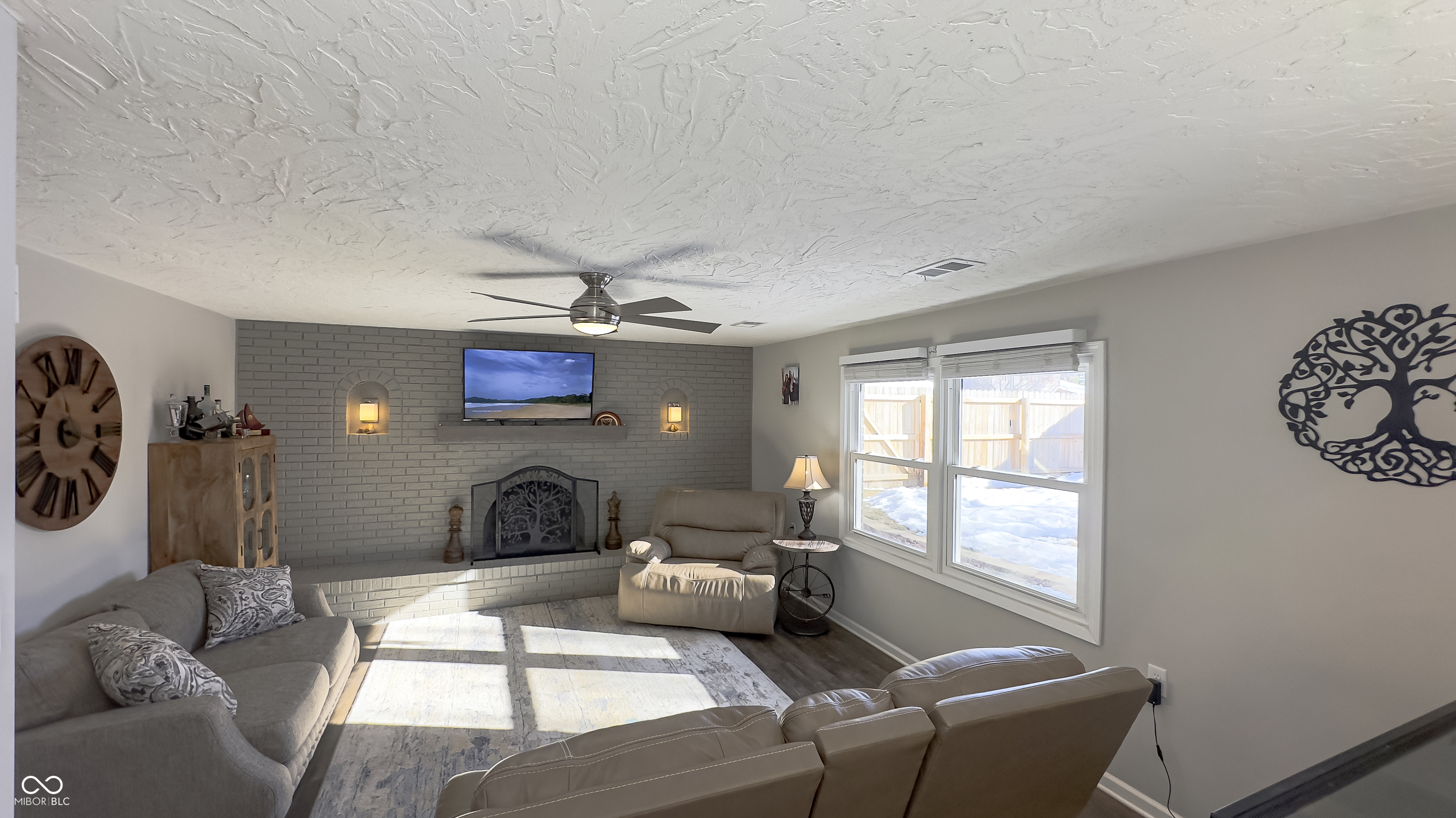 6829 Yellowstone Parkway