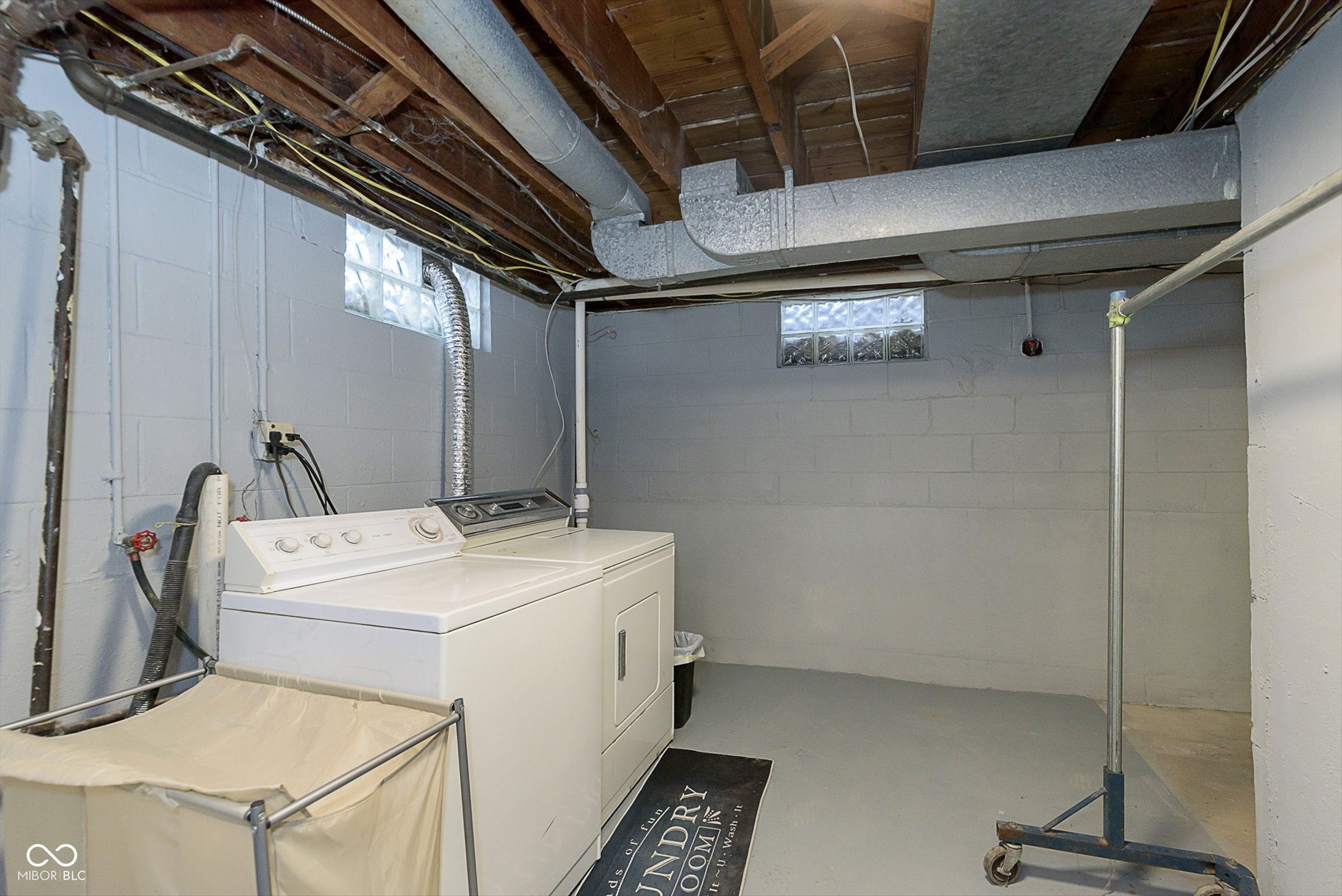 1215 N Shortridge Road