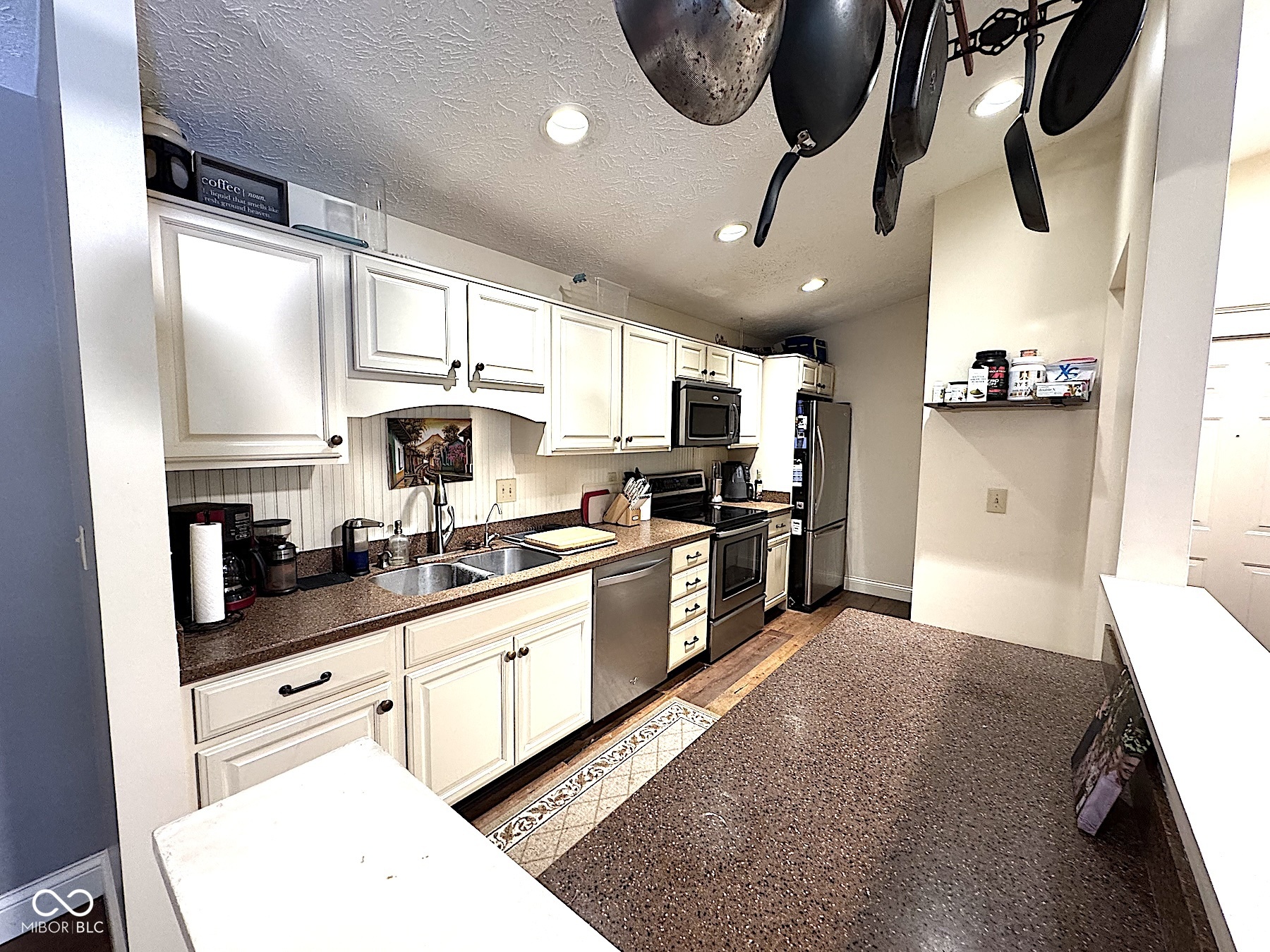8104 Glenwillow Lane Unit: 208