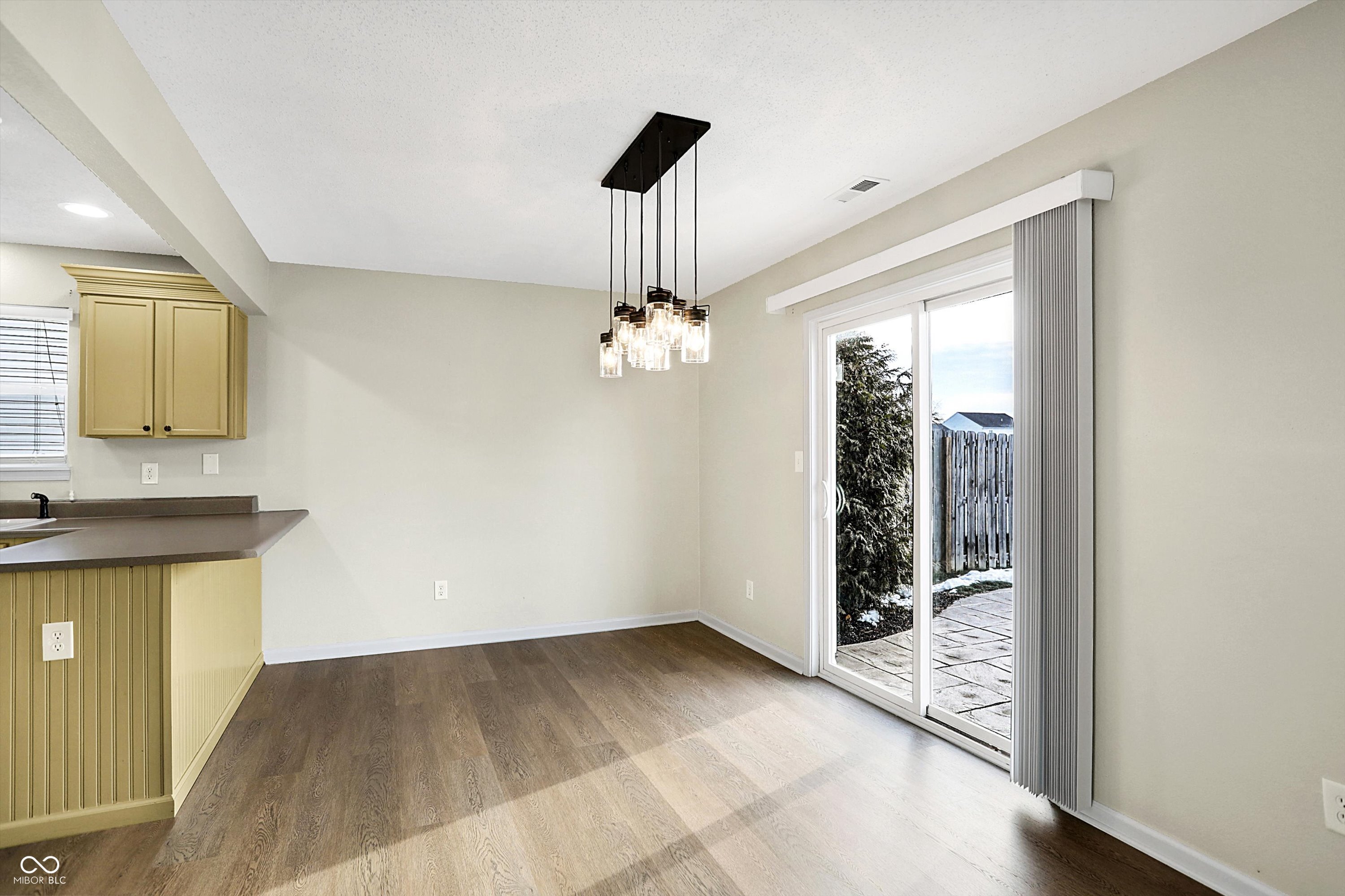 3661 Indigo Blue Boulevard