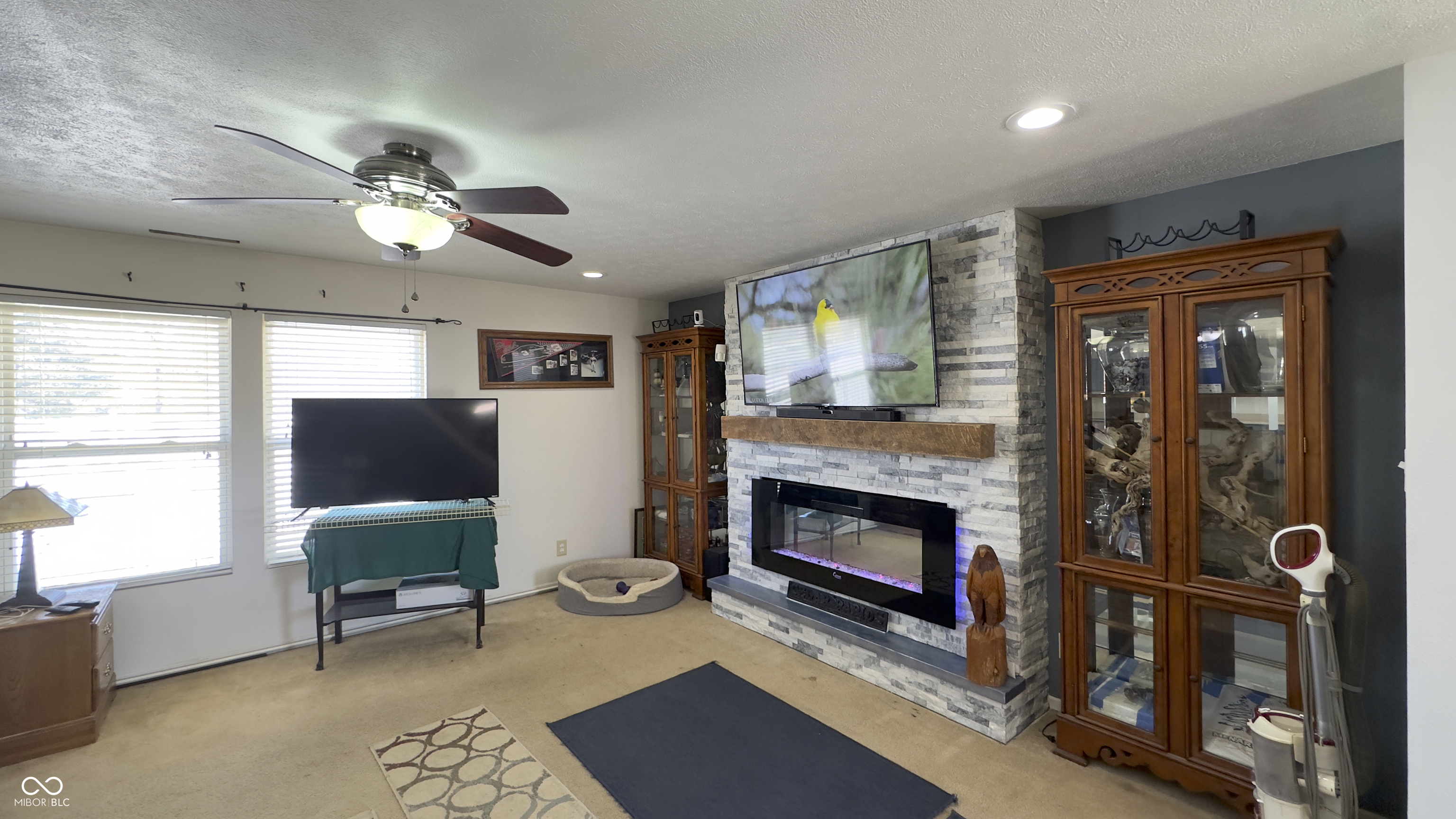 8331 Firefly Way