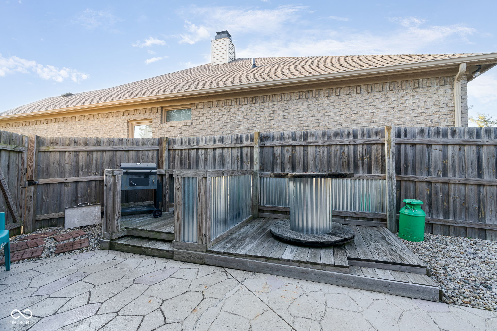 1642 Foxmere Boulevard