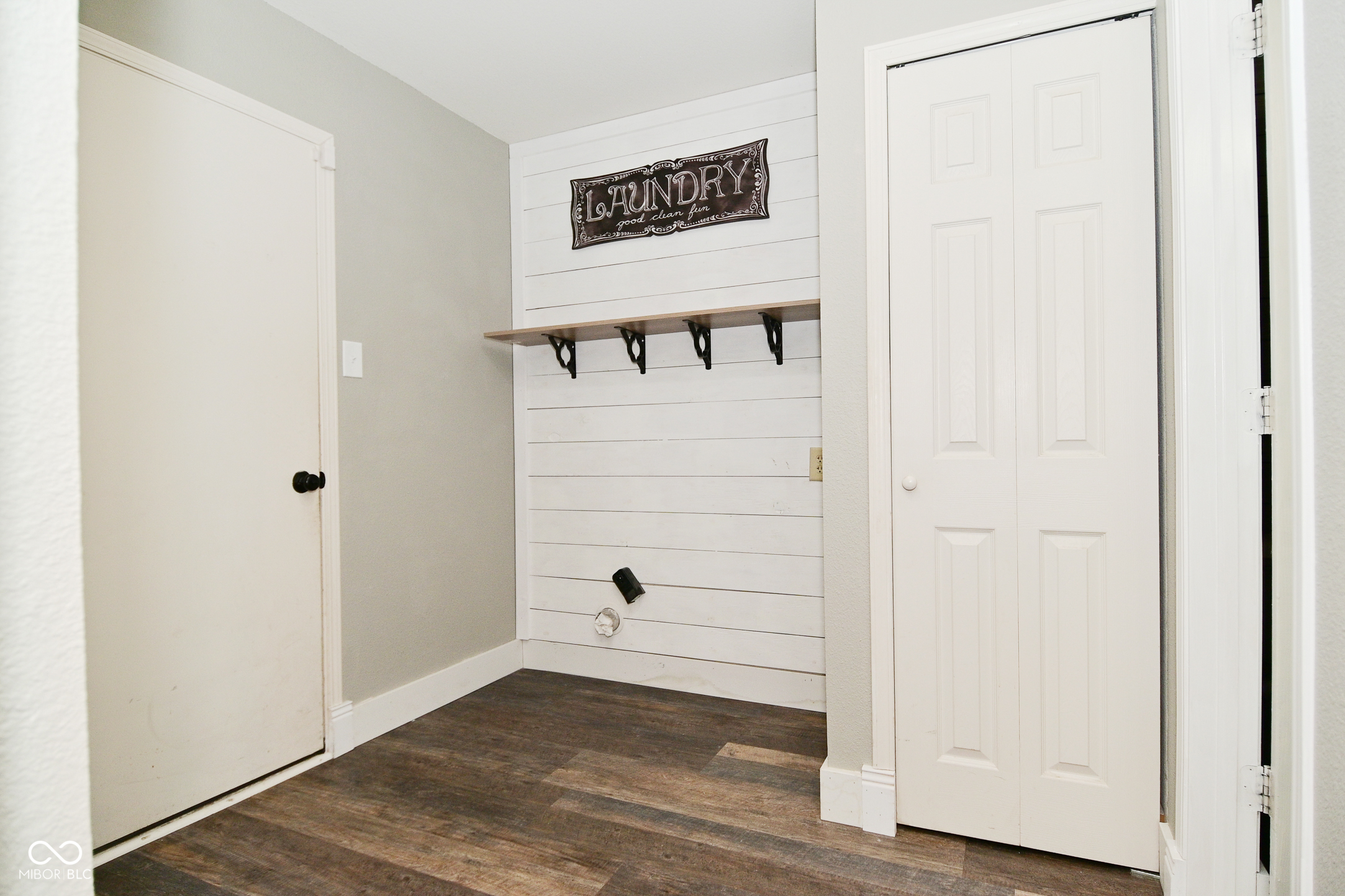1310 Shadetree Lane