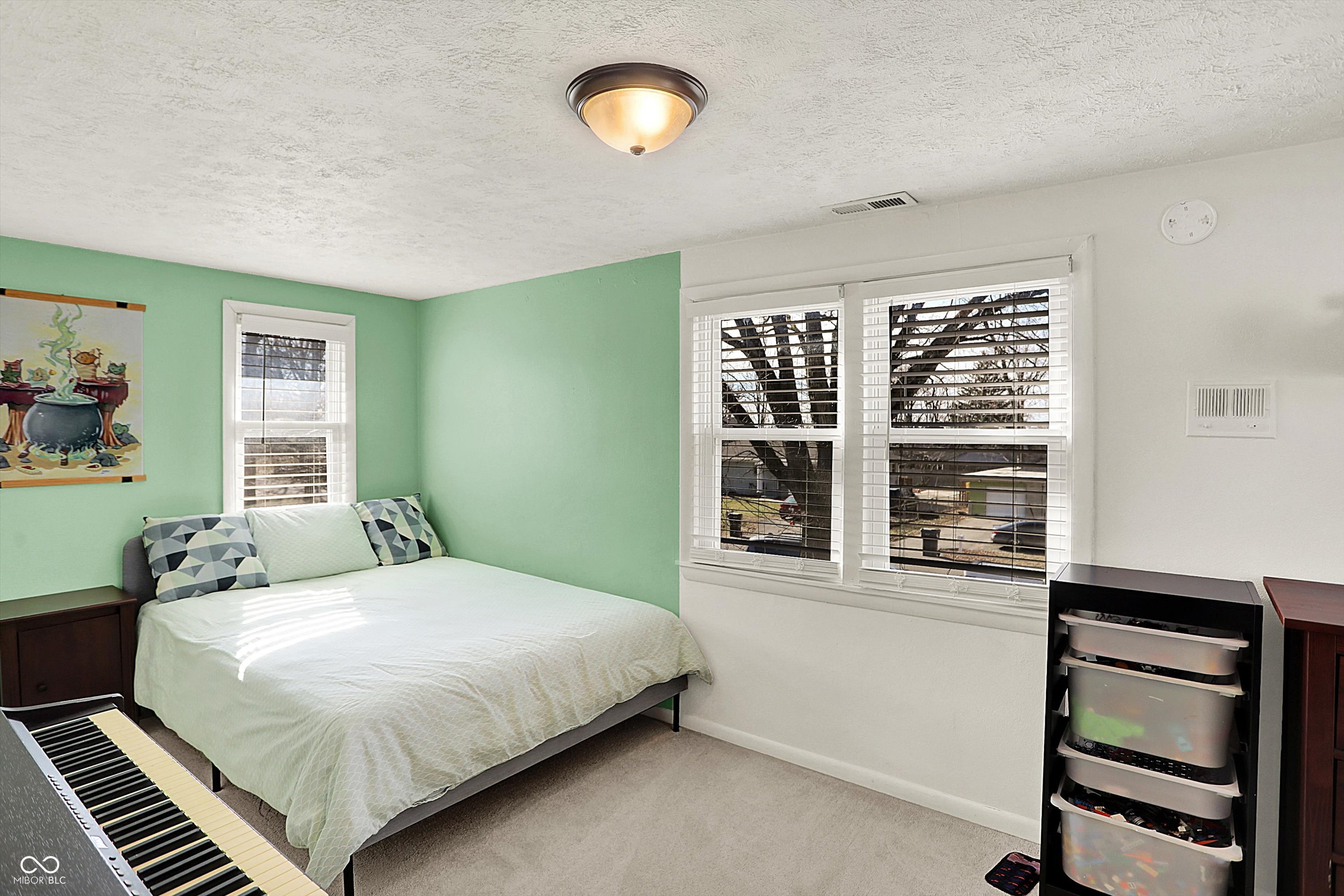 129 N Sadlier Drive