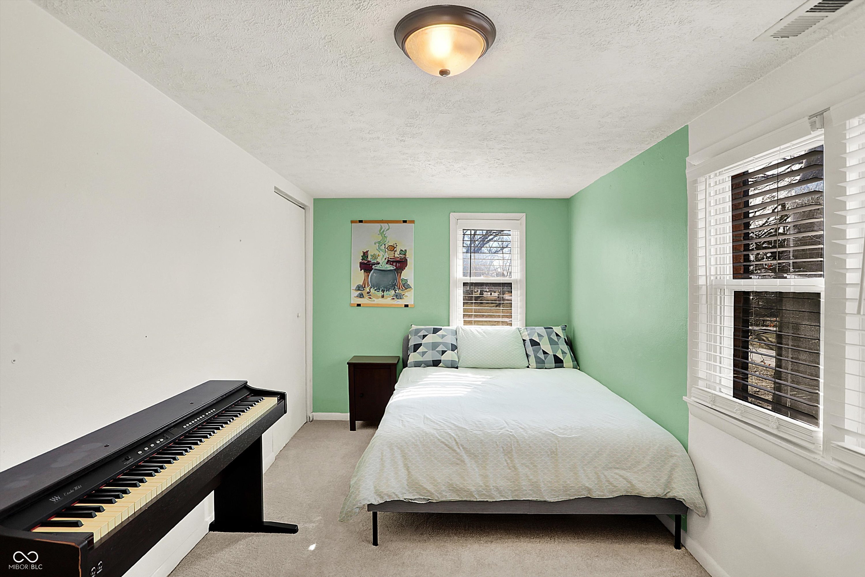 129 N Sadlier Drive